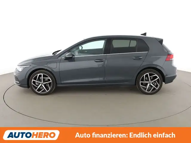 Volkswagen Golf view 3