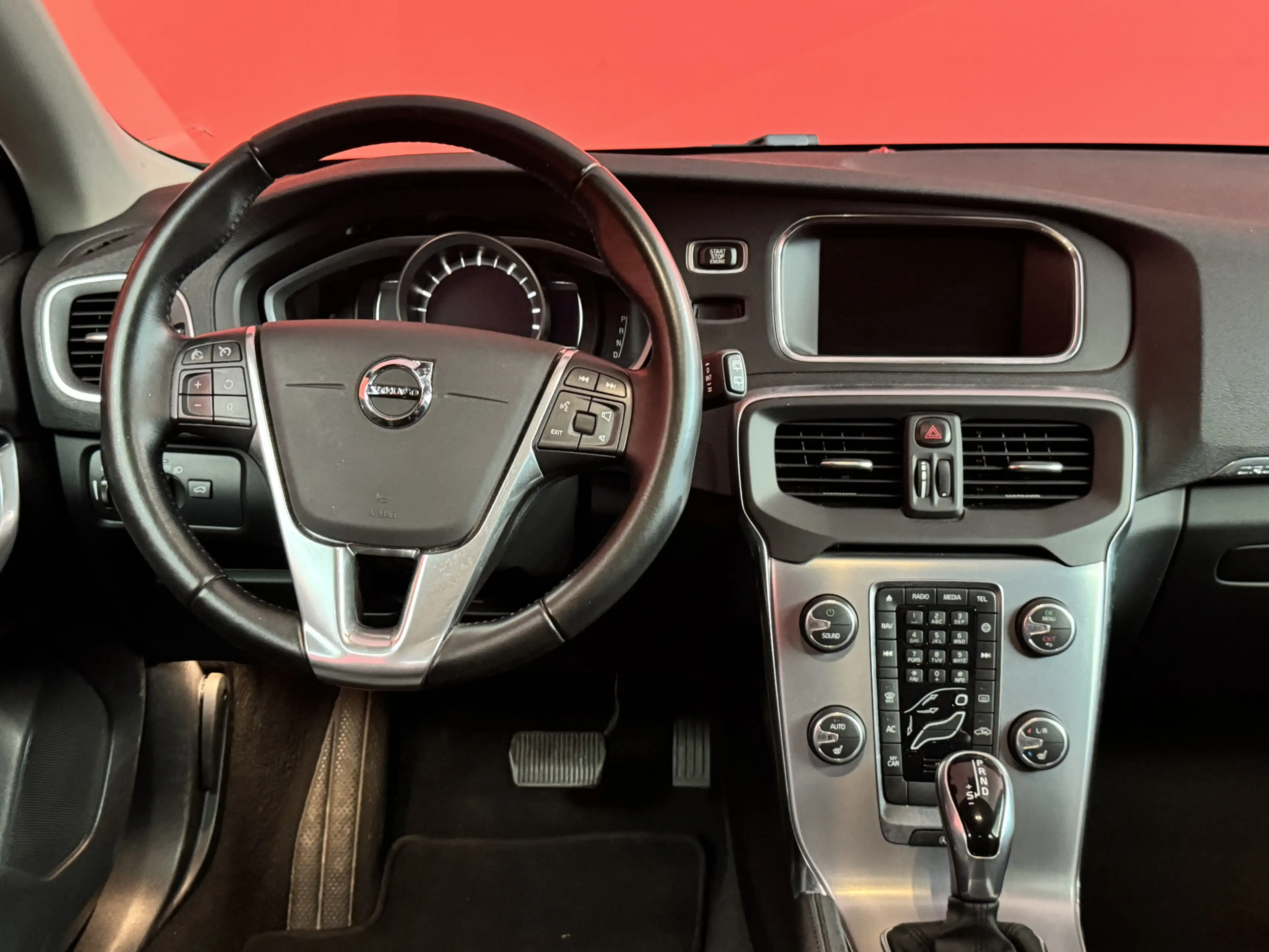 Volvo V40 Cross Country 1.5 T3 Nordic+ | Automaat | Navigatie | Climate Co — photo 8