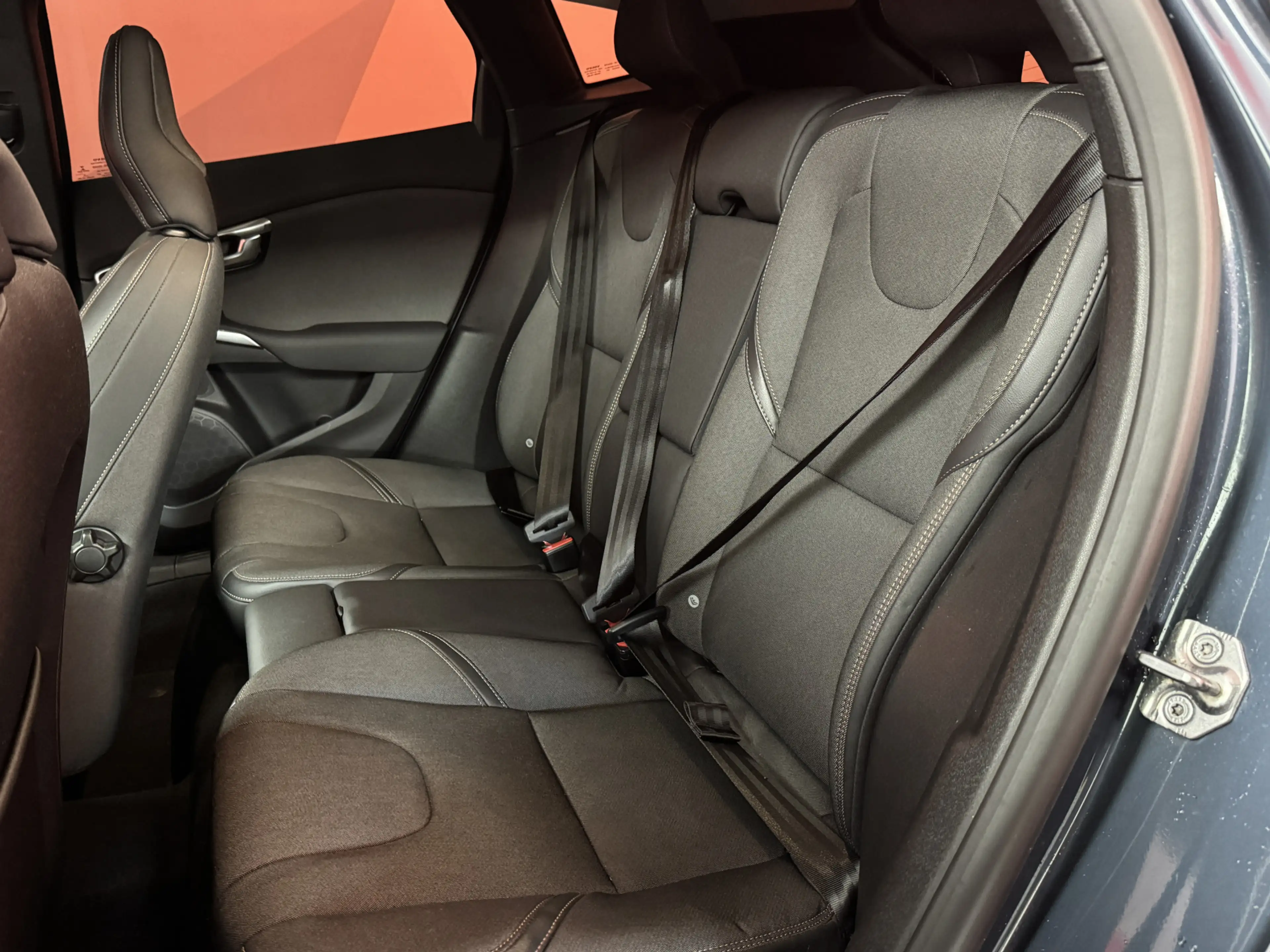 Volvo V40 Cross Country 1.5 T3 Nordic+ | Automaat | Navigatie | Climate Co — photo 4
