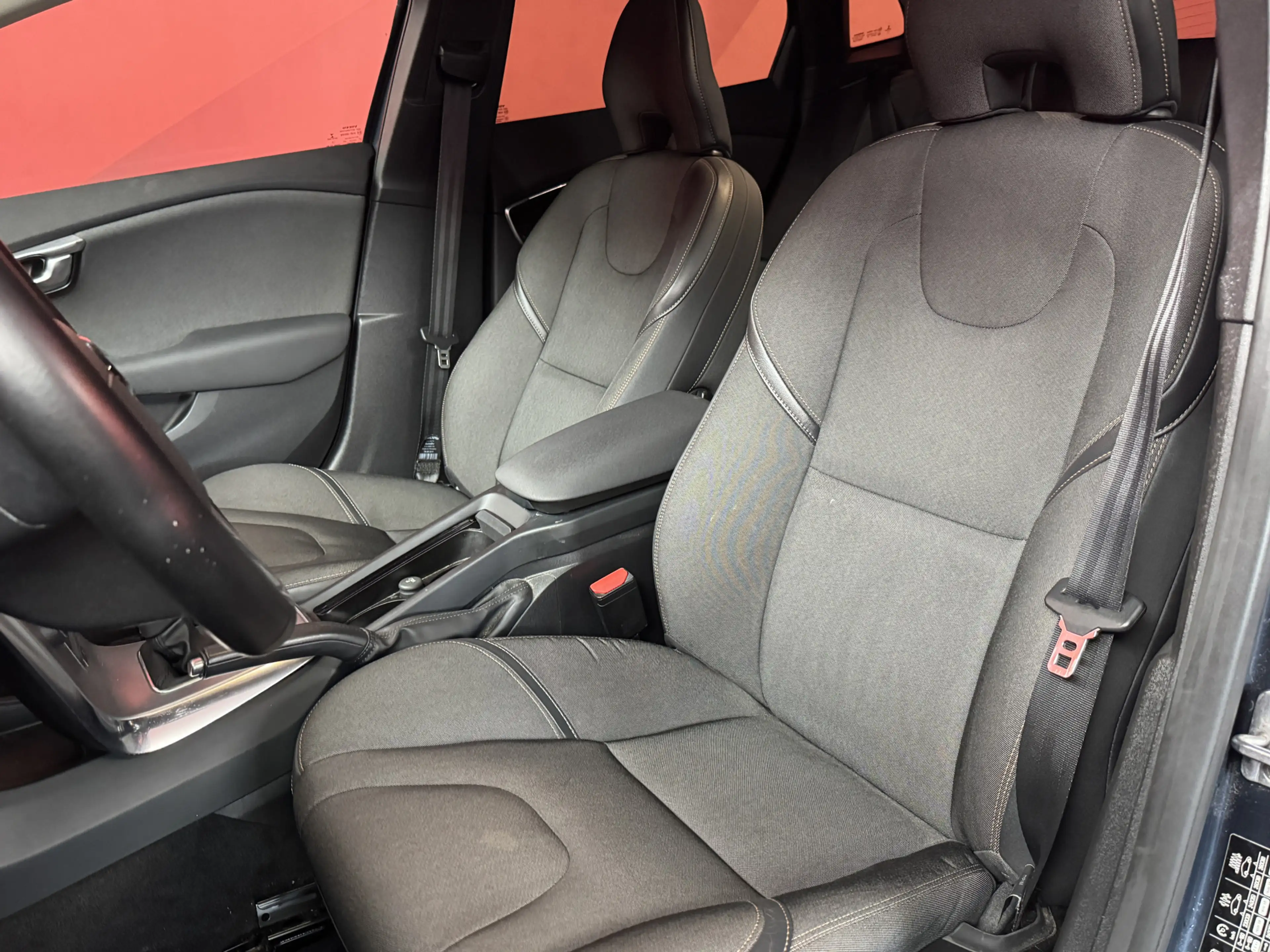 Volvo V40 Cross Country 1.5 T3 Nordic+ | Automaat | Navigatie | Climate Co — photo 3