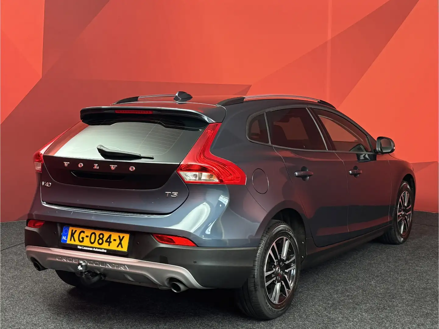 Volvo V40 Cross Country 1.5 T3 Nordic+ | Automaat | Navigatie | Climate Co Bleu - 2