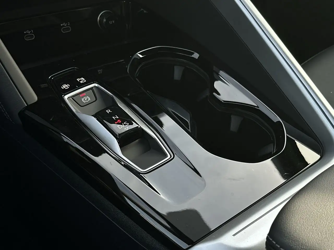 Audi Q5 снимка Audi Q5