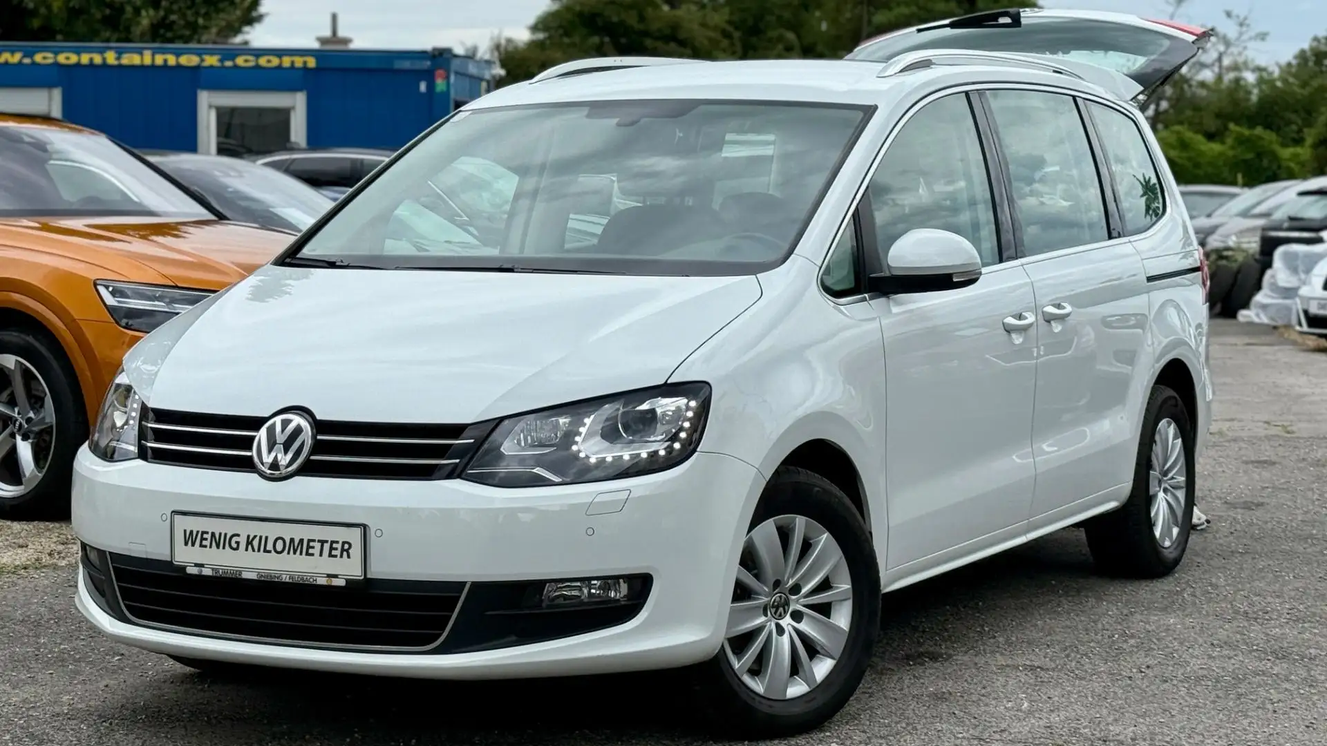 Volkswagen Sharan 2,0 TDI 4Motion *7-Sitzer +Viele Extras Business Weiß - 1