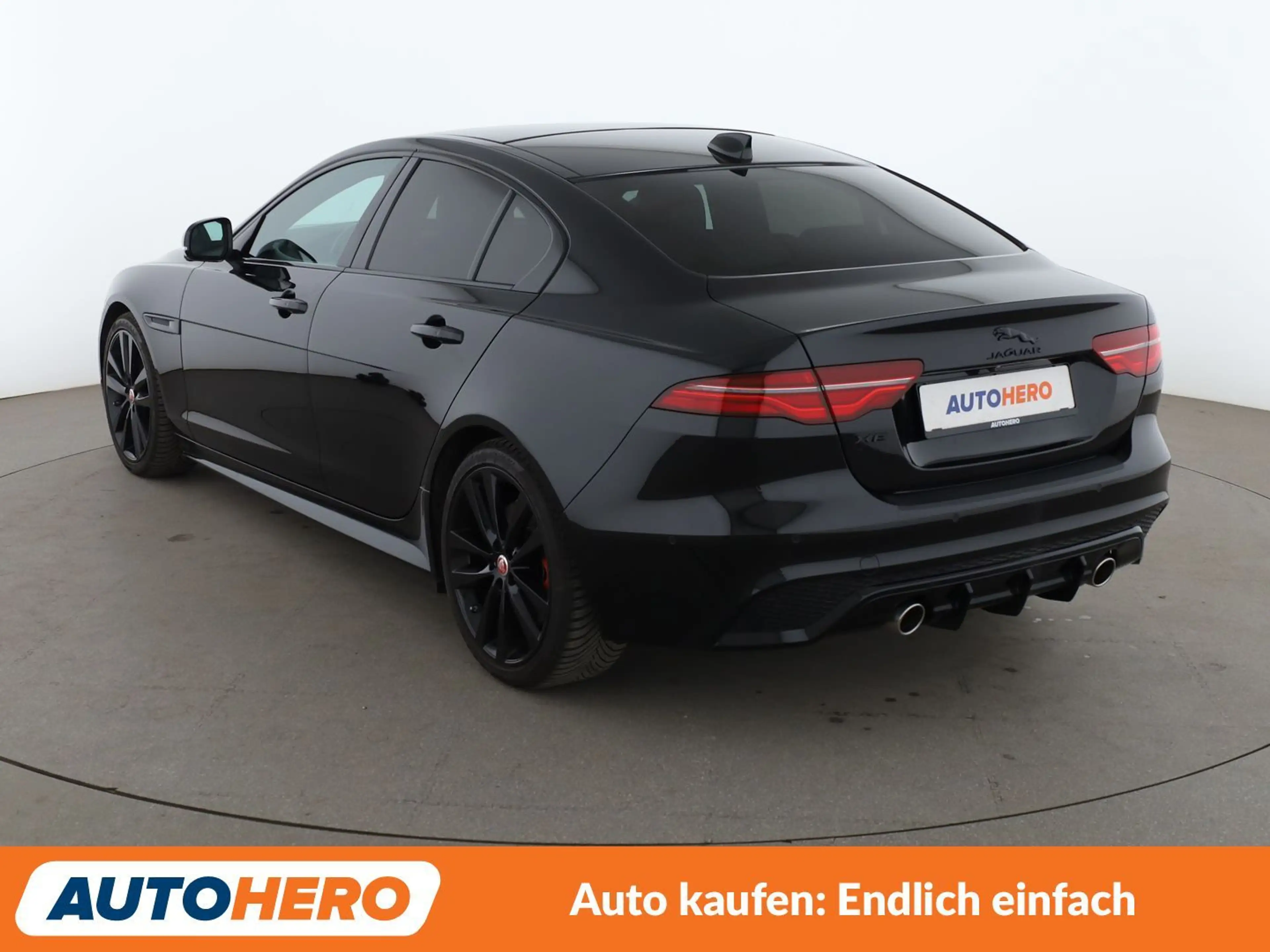 Jaguar XE 25t R-Dynamic Black Aut*NAVI*LED*ACC*CAM*PDC*SHZ* — photo 4