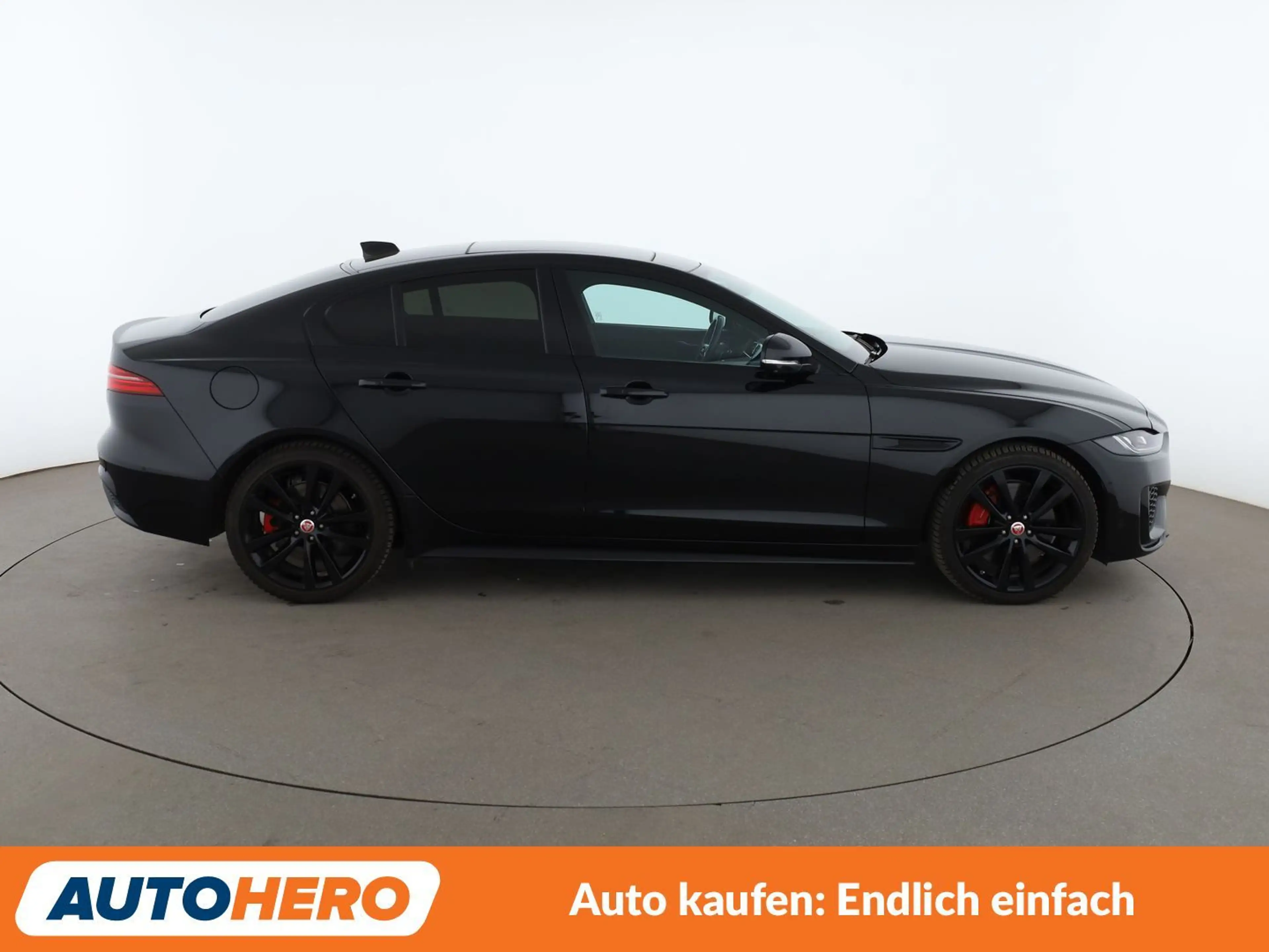 Jaguar XE 25t R-Dynamic Black Aut*NAVI*LED*ACC*CAM*PDC*SHZ* — photo 7