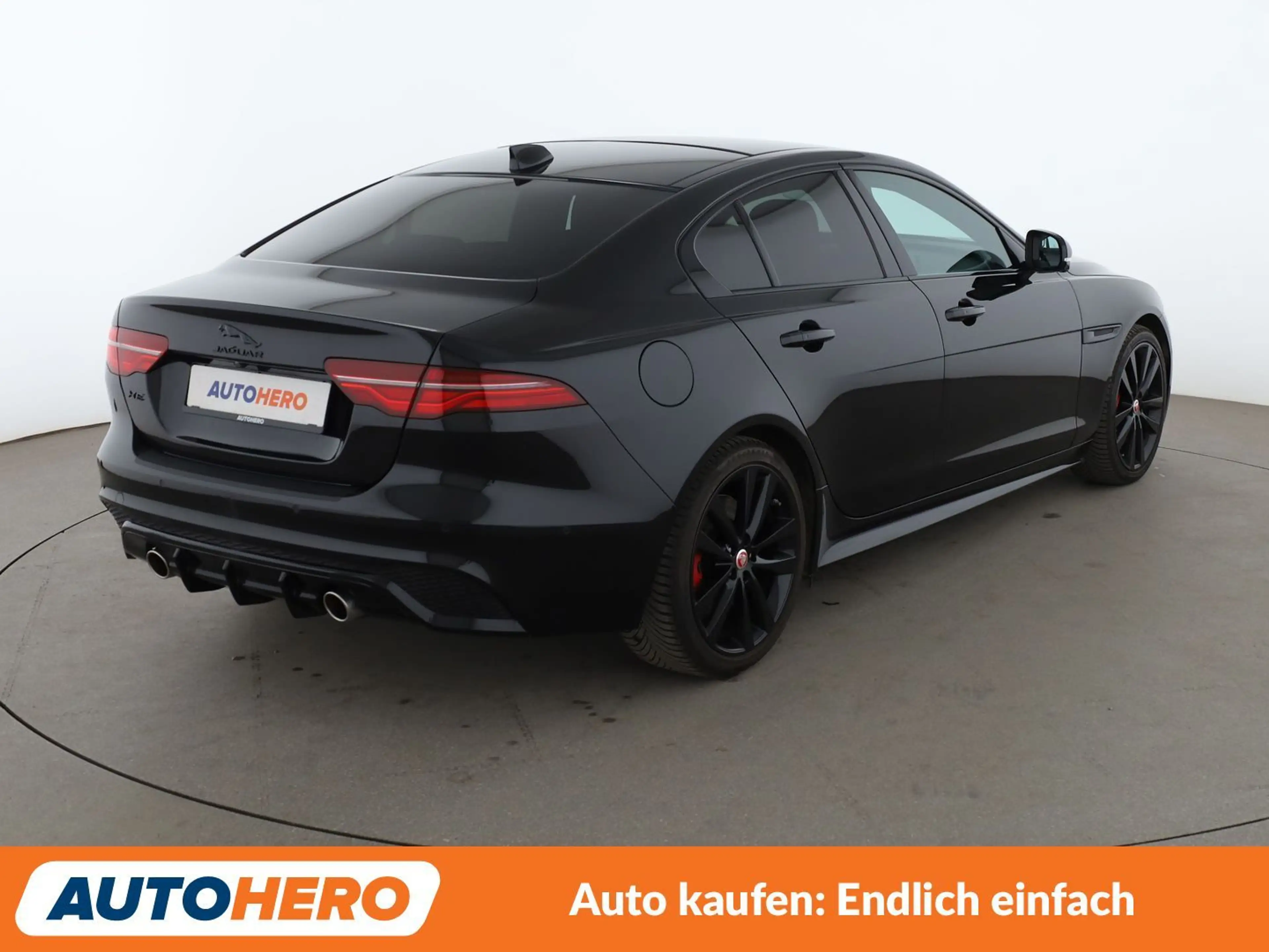 Jaguar XE 25t R-Dynamic Black Aut*NAVI*LED*ACC*CAM*PDC*SHZ* — photo 6