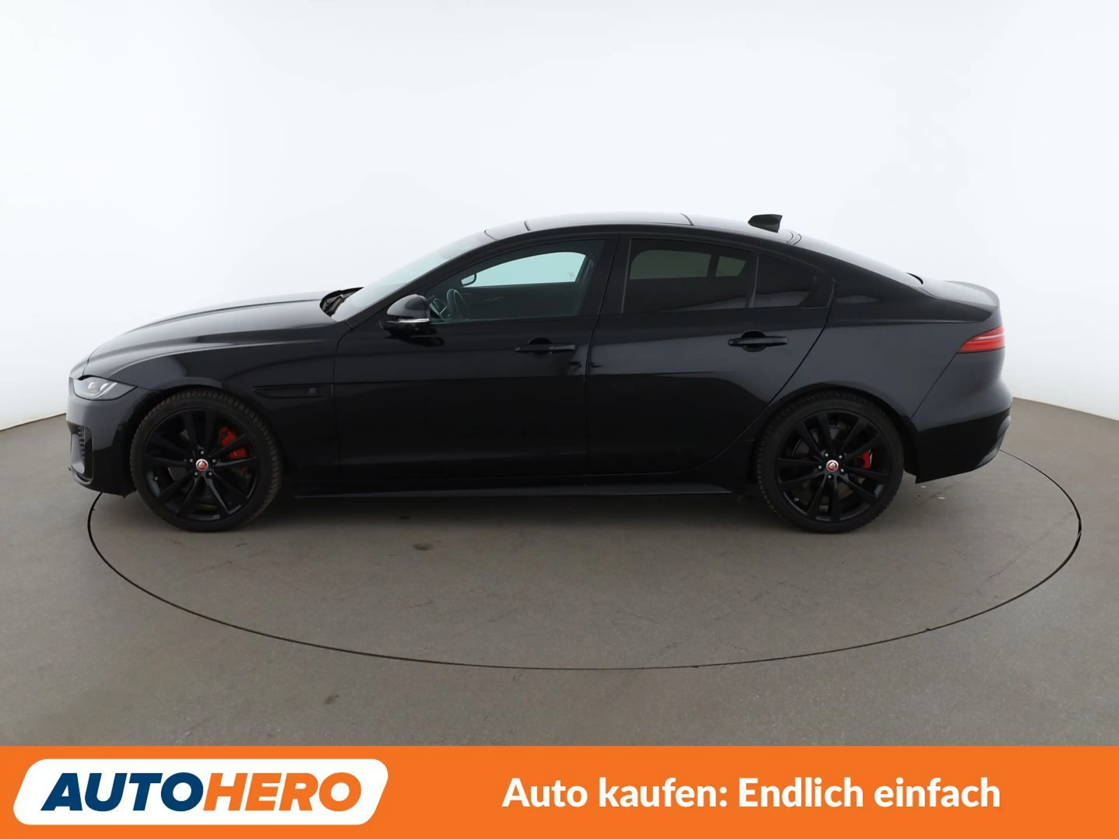 Jaguar XE 25t R-Dynamic Black Aut*NAVI*LED*ACC*CAM*PDC*SHZ* — photo 3