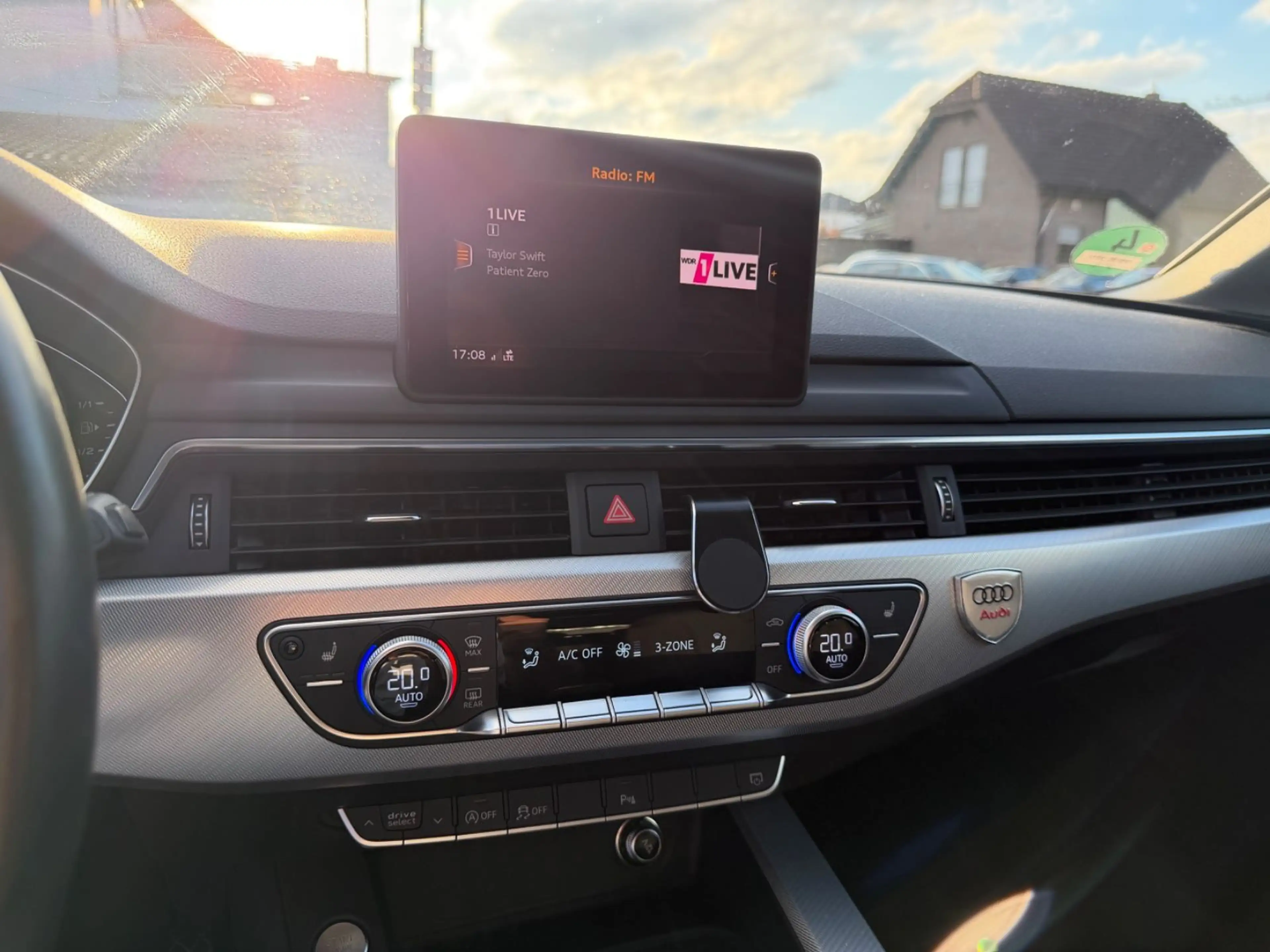Audi A4 Avant 40 TFSI design Pano PDC MMI TEMPO — photo 15
