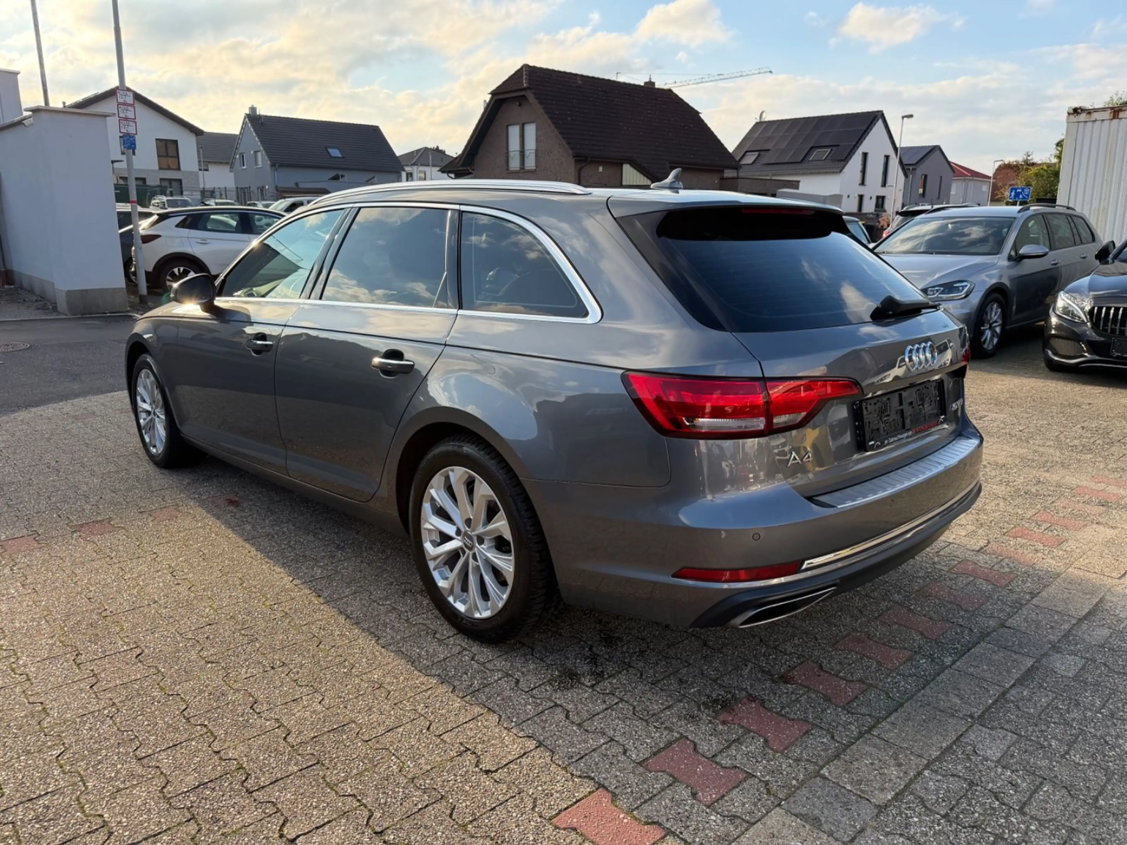Audi A4 Avant 40 TFSI design Pano PDC MMI TEMPO — photo 7