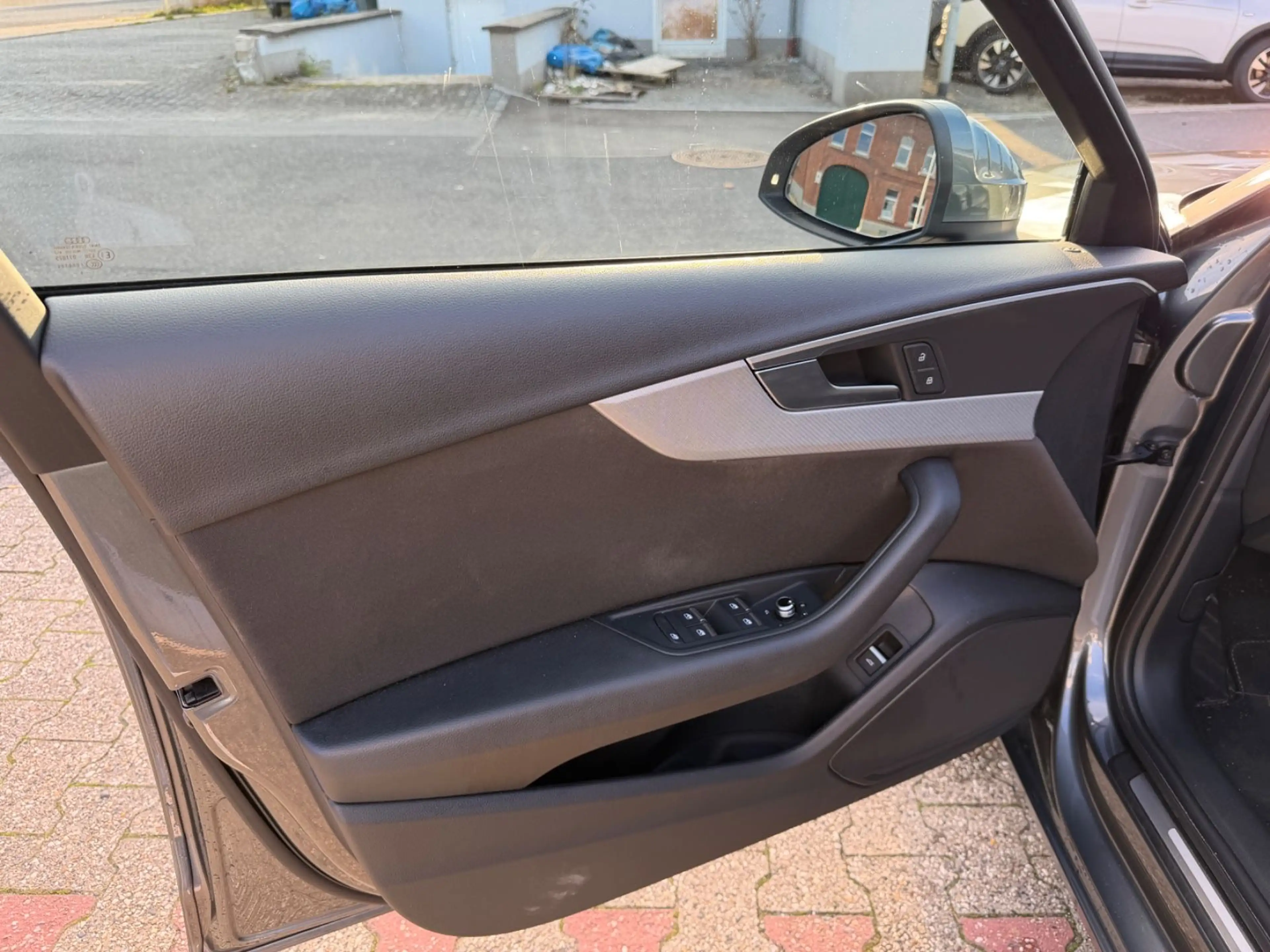 Audi A4 Avant 40 TFSI design Pano PDC MMI TEMPO — photo 12