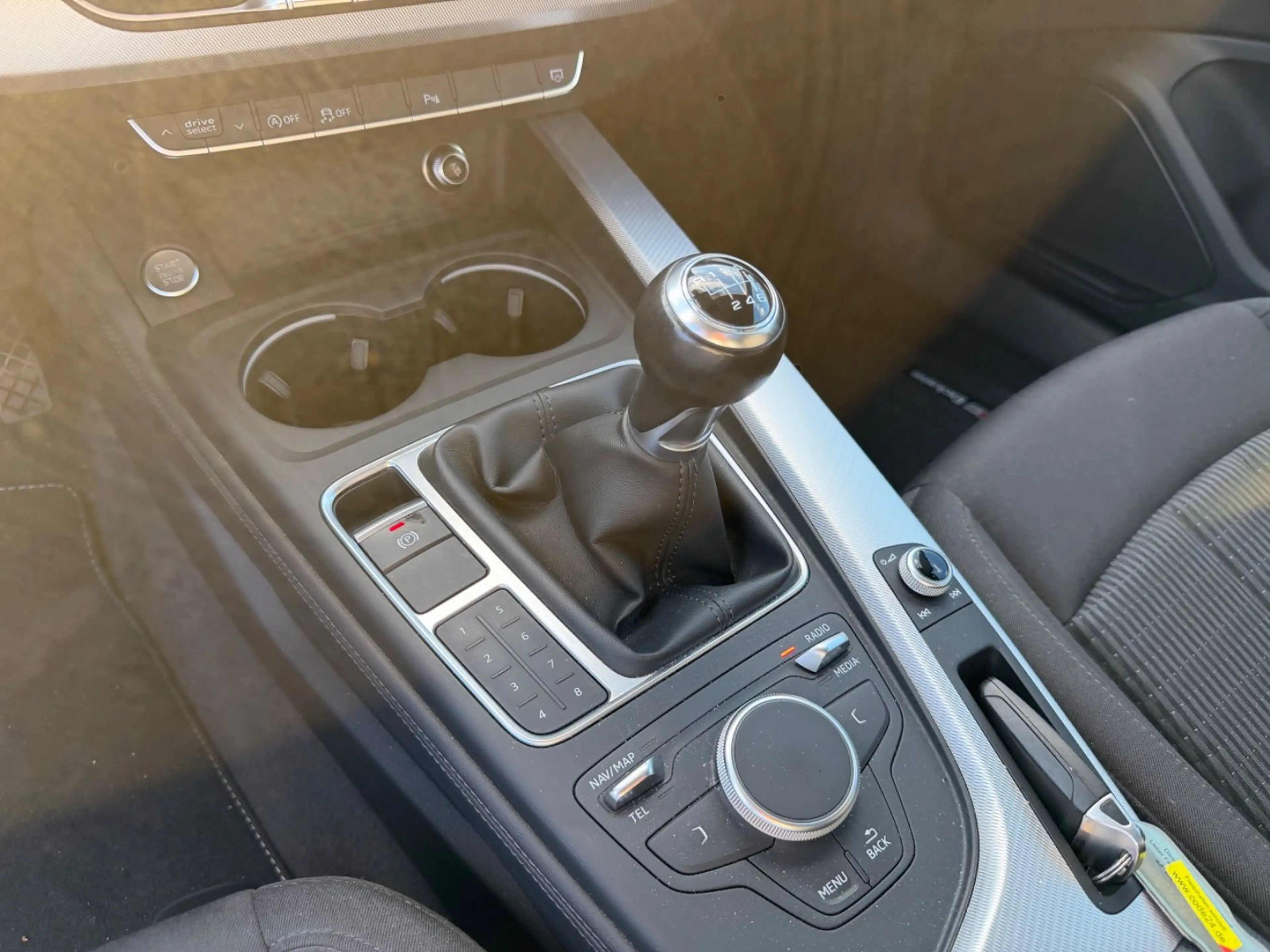 Audi A4 Avant 40 TFSI design Pano PDC MMI TEMPO — photo 14