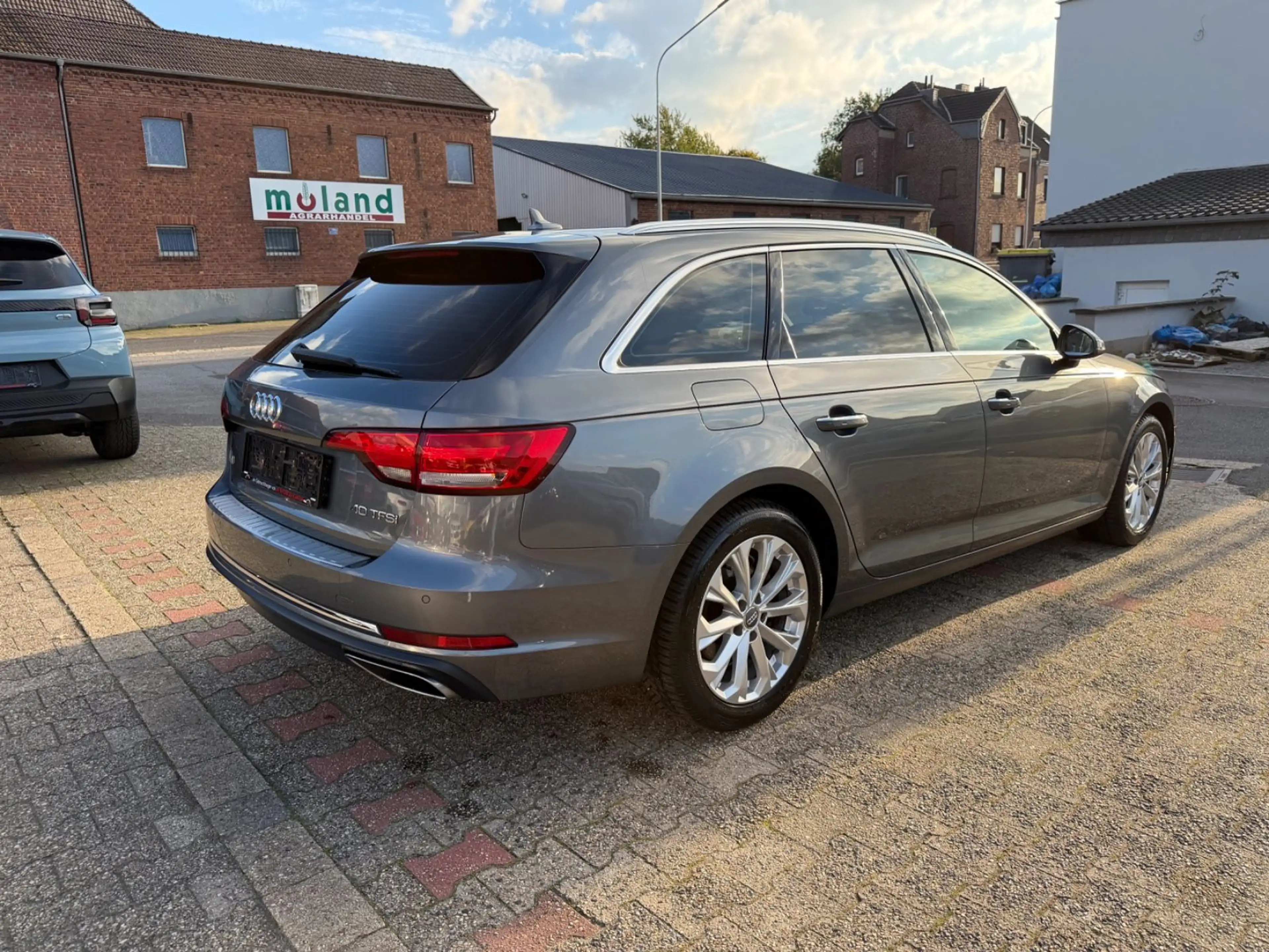 Audi A4 Avant 40 TFSI design Pano PDC MMI TEMPO — photo 5