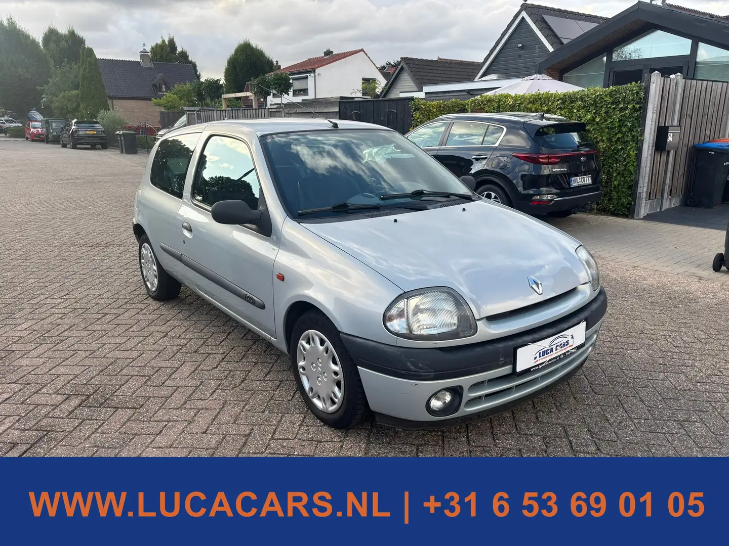 Renault Clio 1.4-16V RN AUTOMAAT + NIEUWE APK! Grijs - 2
