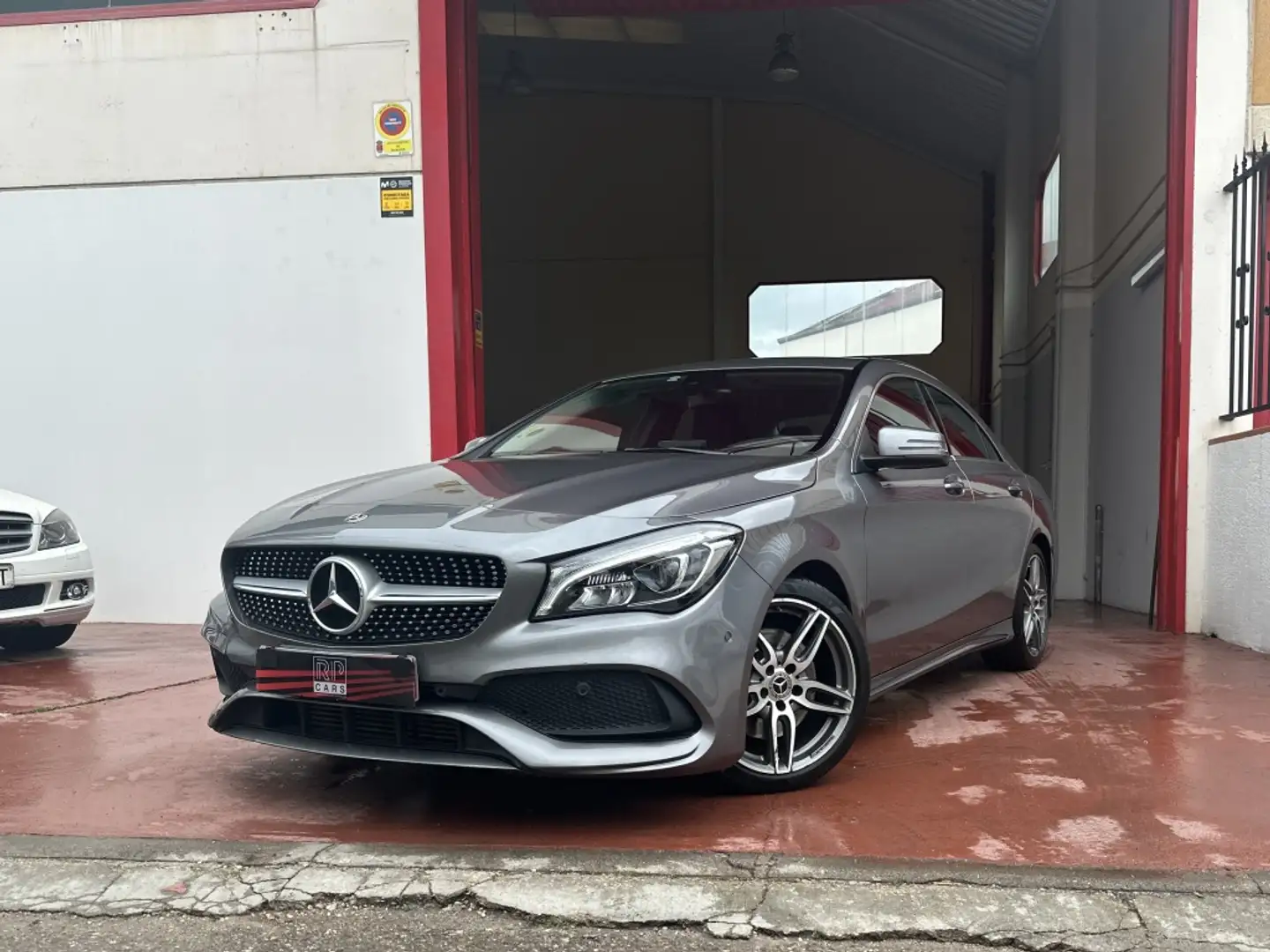 Mercedes-Benz CLA 250 Sport 4Matic 7G-DCT Grijs - 2