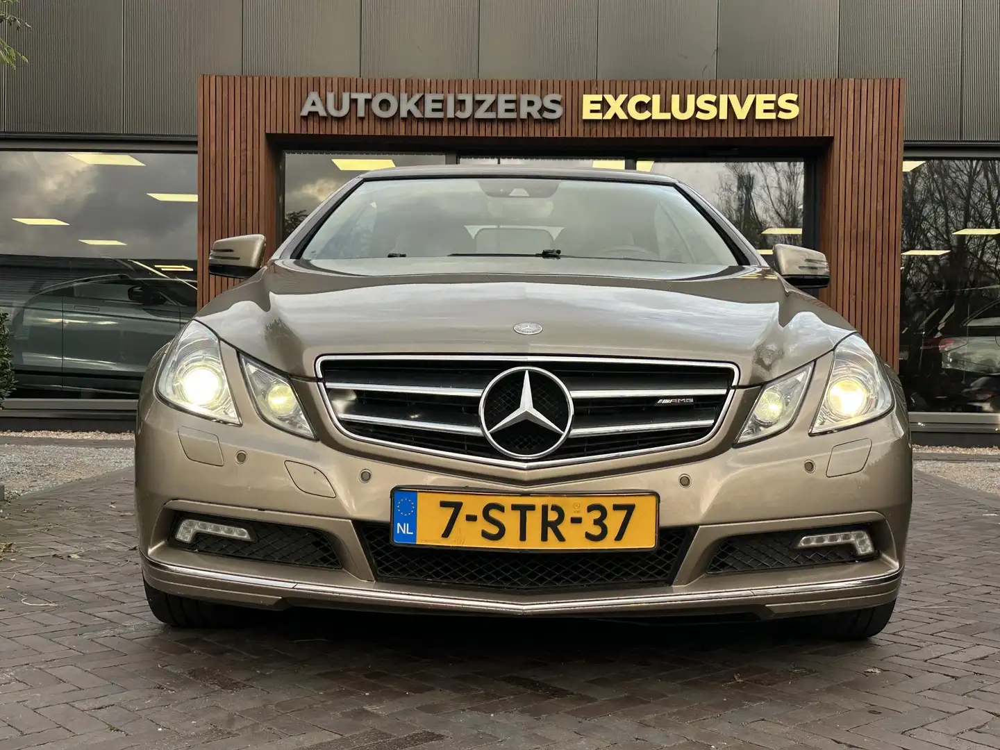 Mercedes-Benz E 350 Cabrio CDI Elegance Beige - 2
