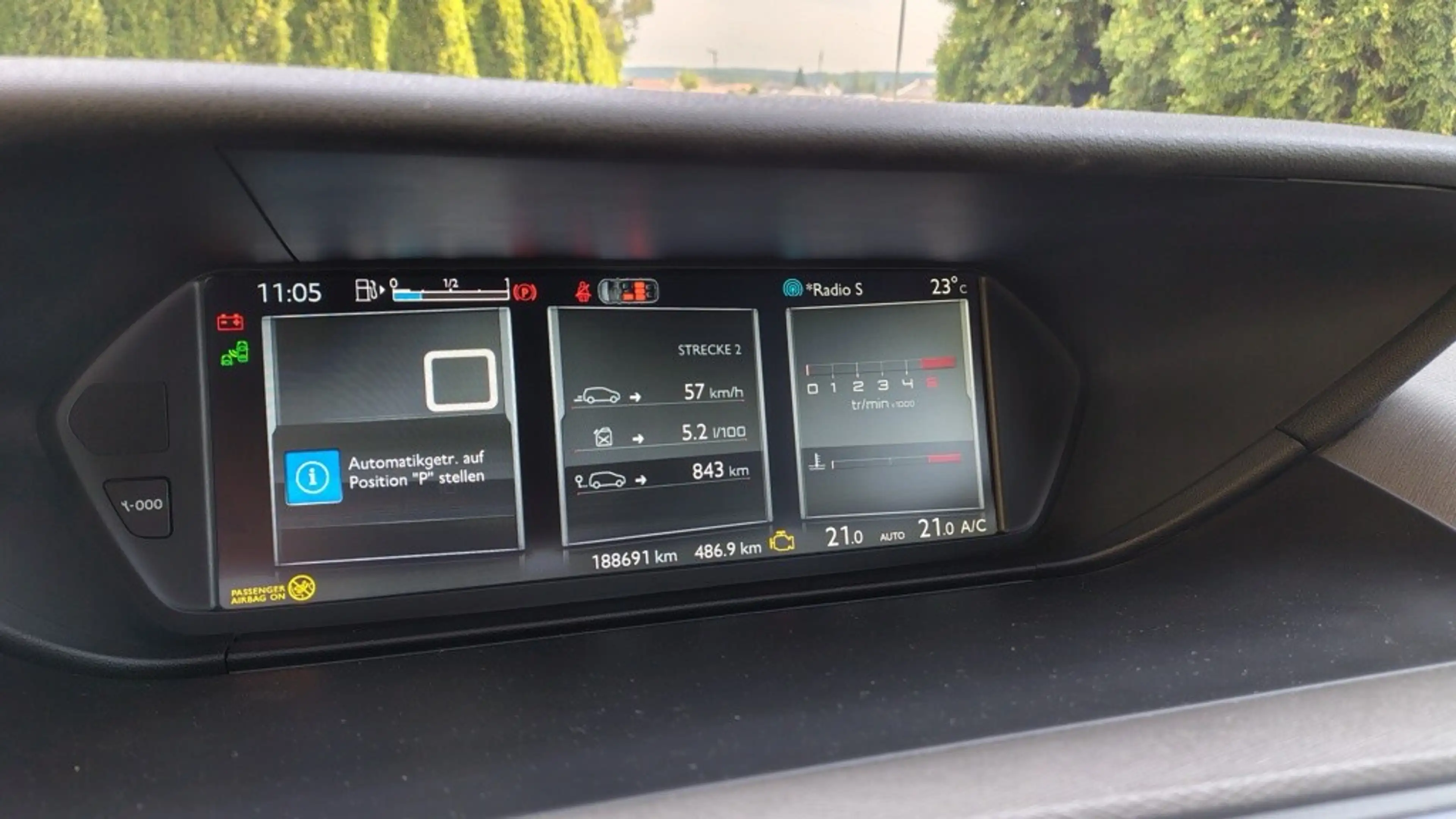 Citroen Grand C4 Picasso BlueHDi 120 S&S EAT6 Intensive — photo 12