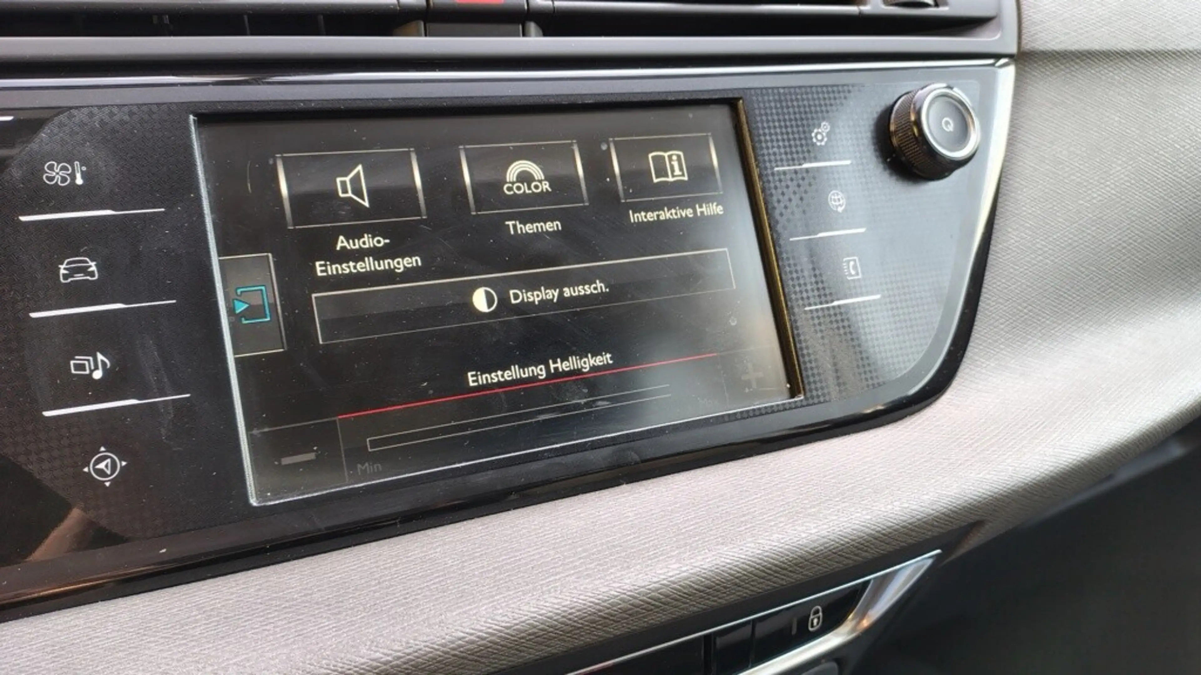 Citroen Grand C4 Picasso BlueHDi 120 S&S EAT6 Intensive — photo 15