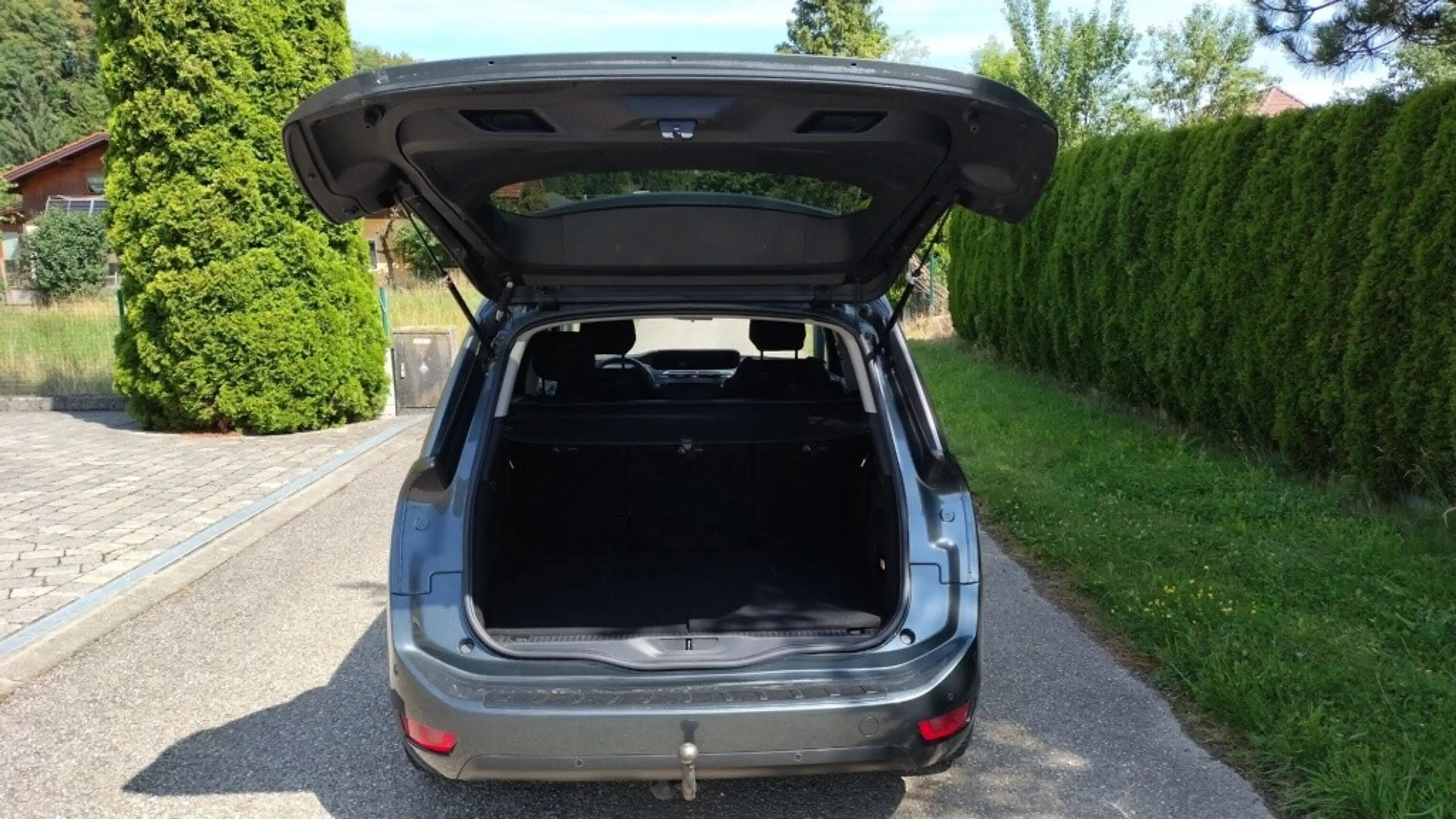 Citroen Grand C4 Picasso BlueHDi 120 S&S EAT6 Intensive — photo 6