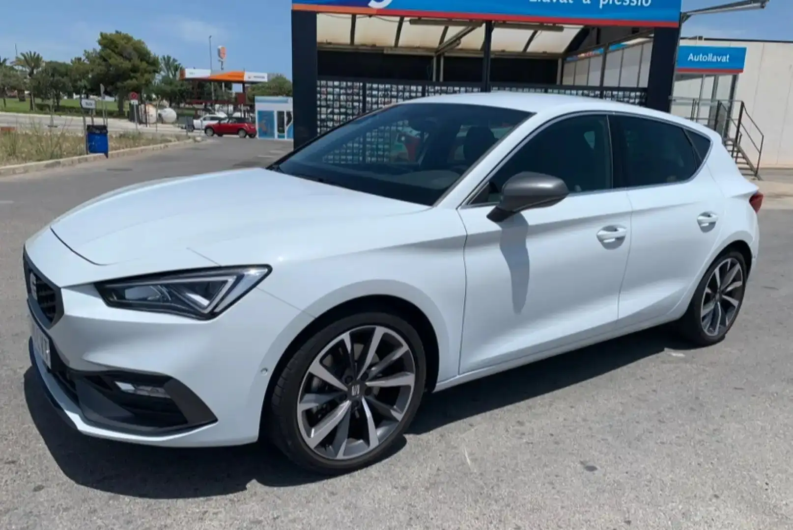 SEAT Leon 1.5 eTSI S&S FR DSG-7 150 CV AUT Blanco - 1