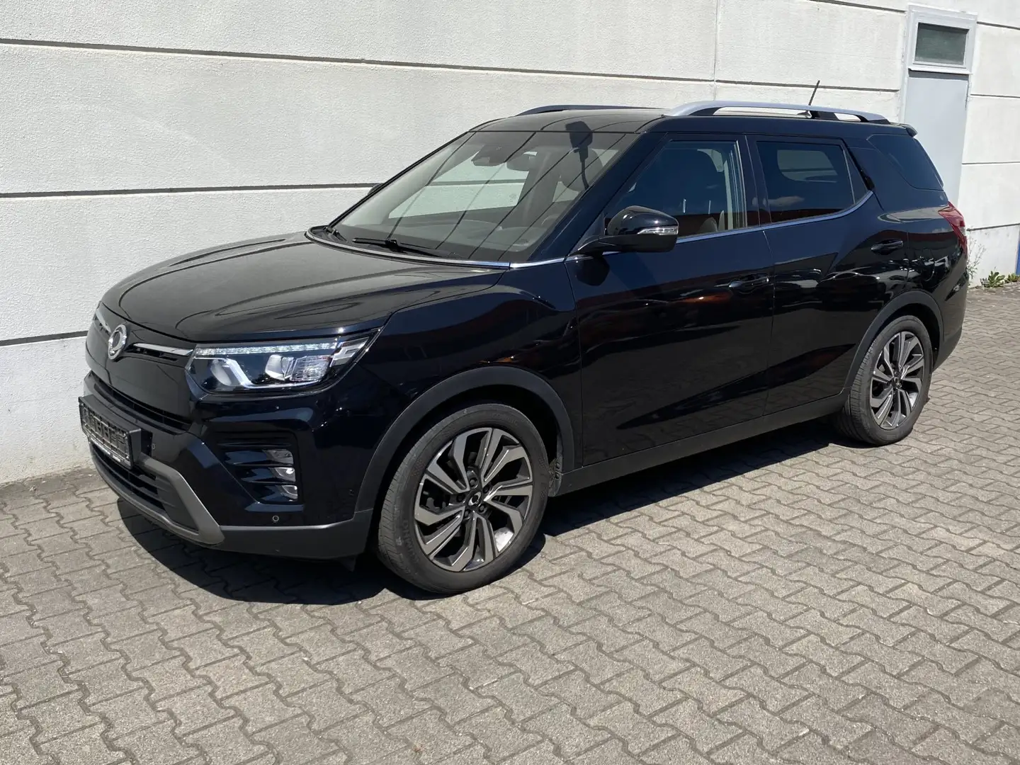 SsangYong Tivoli Grand 1,5 T-GDI Onyx 2WD AT AUTOGAS LPG Schwarz - 2