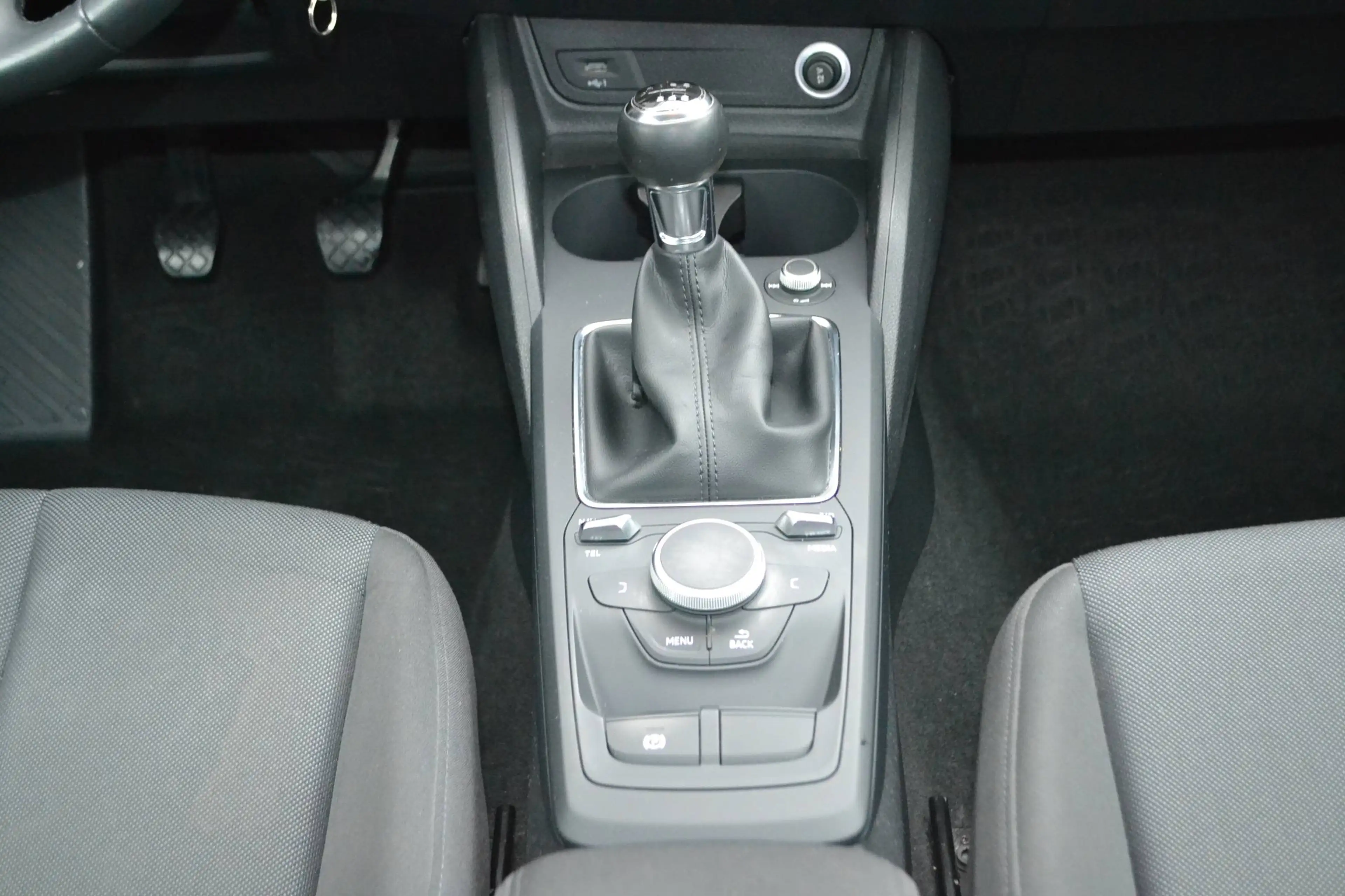 Audi Q2 Q2 1.0 TFSI *6Gang*NAVI*ALU* — photo 8