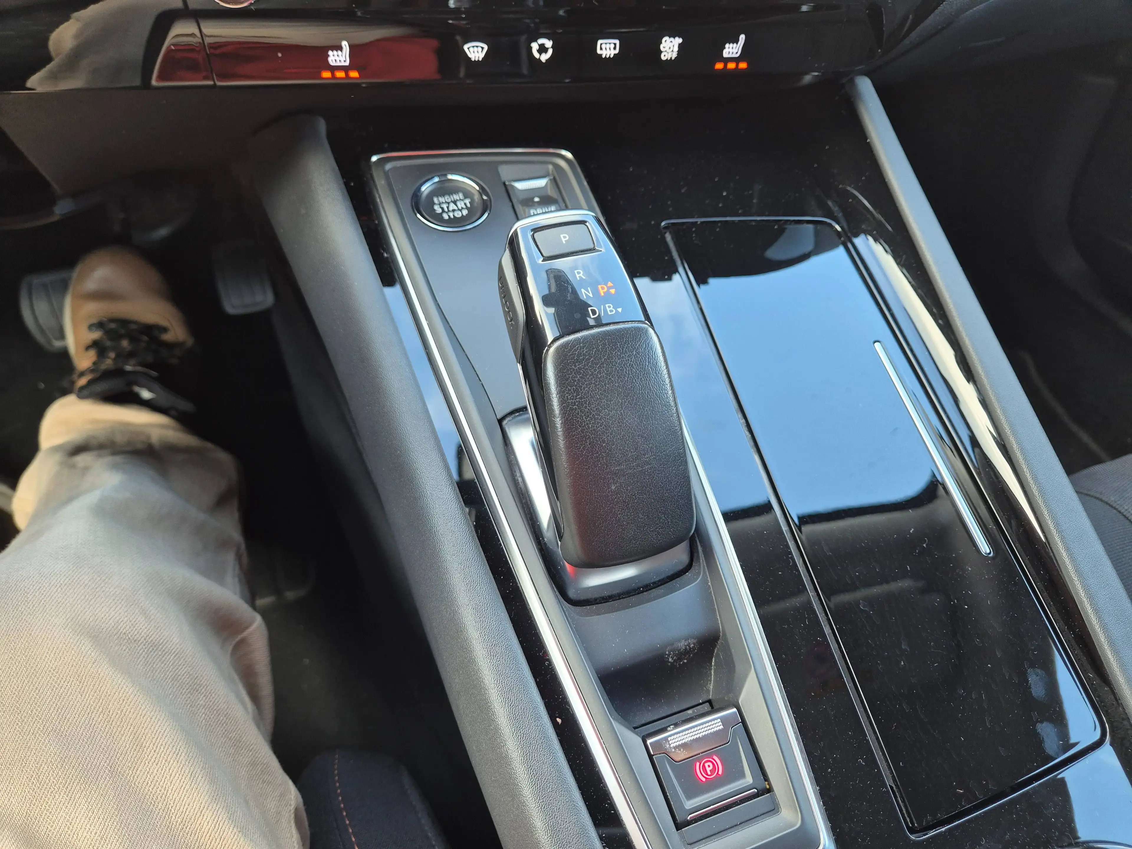 Peugeot 508 1.6 // PHEV HYBRID 225 // e-EAT8 // 2022 ! — photo 11