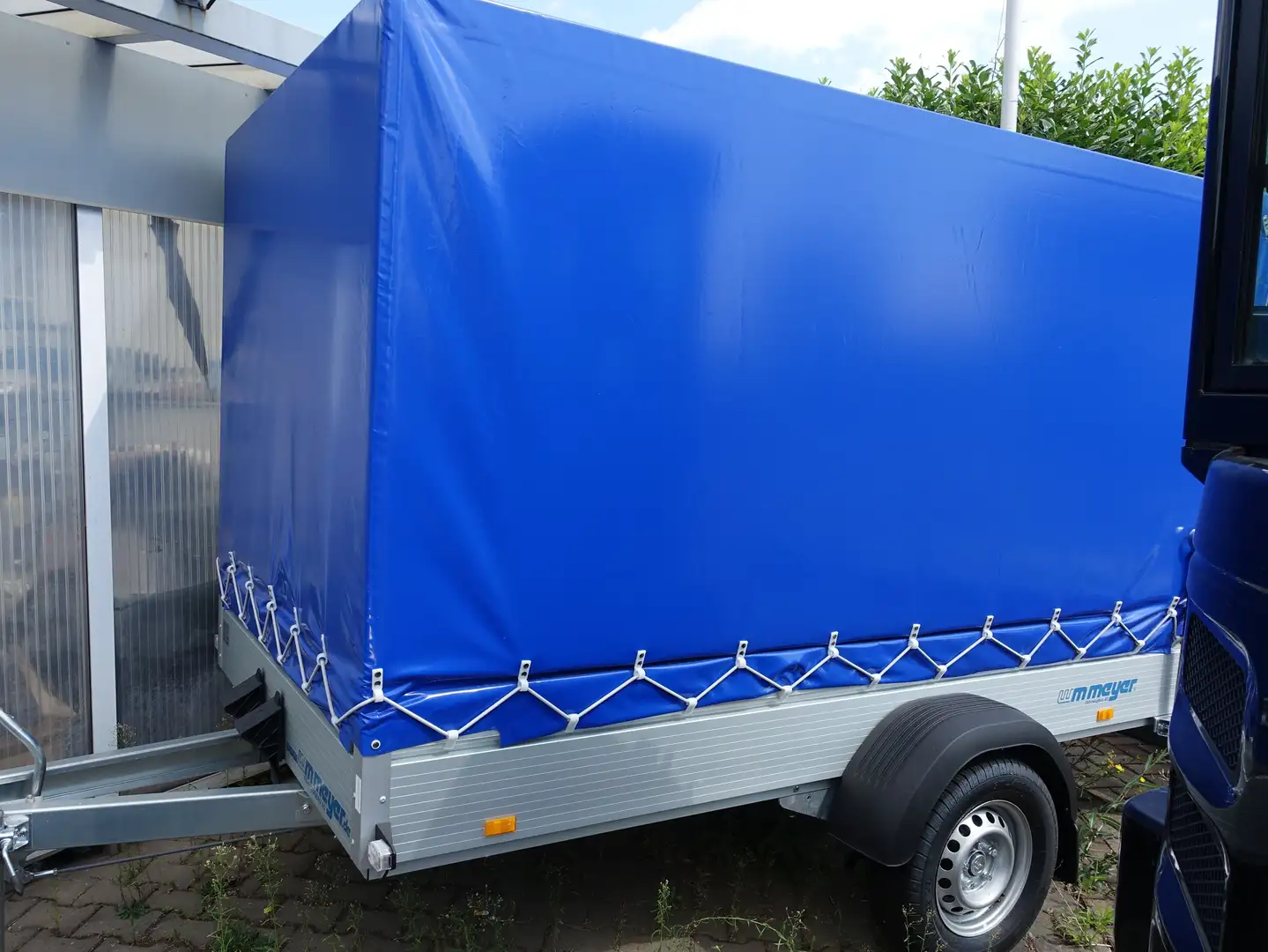 WM Meyer Tieflader B 1330/151 mit Planenaufbau Blau - 2