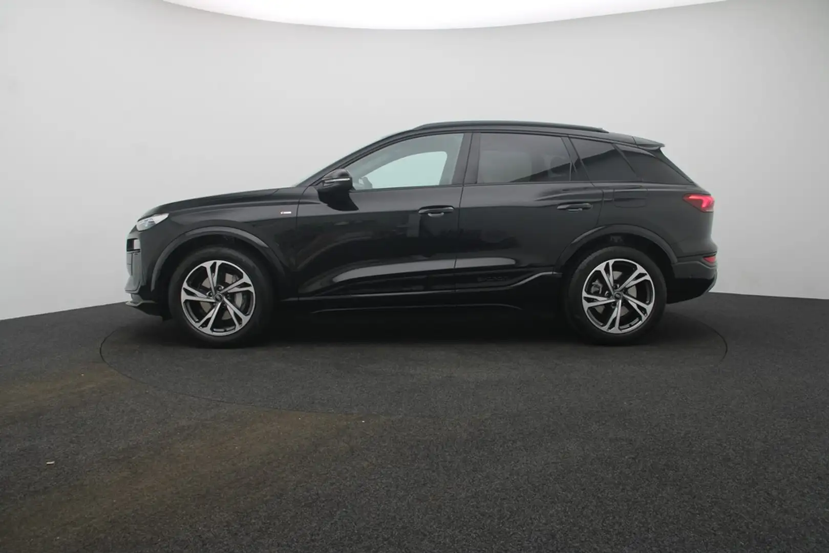 Audi Q6 e-tron quattro S line Matrix B&O HuD Pano Schwarz - 2