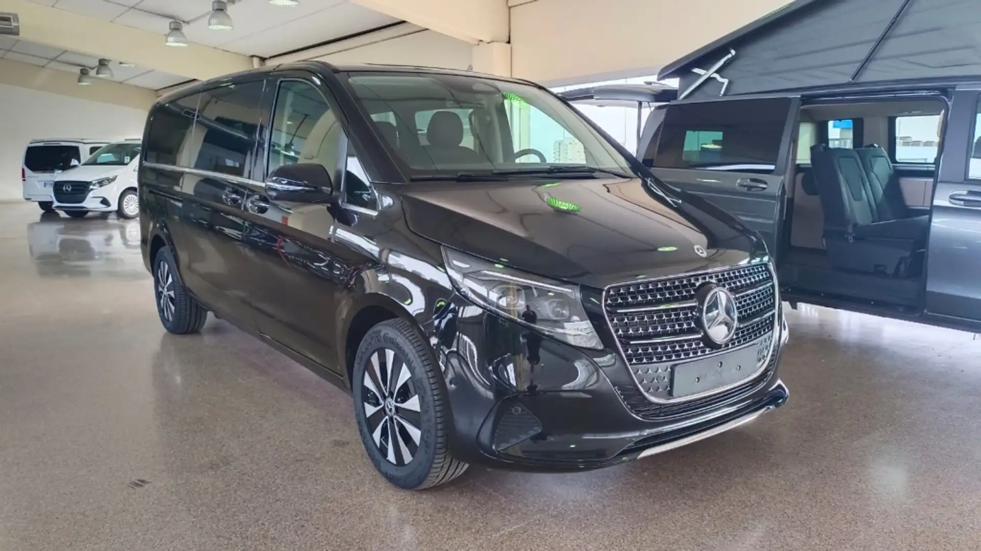 Mercedes-Benz V 250d Extralargo Avantgarde Schwarz - 2