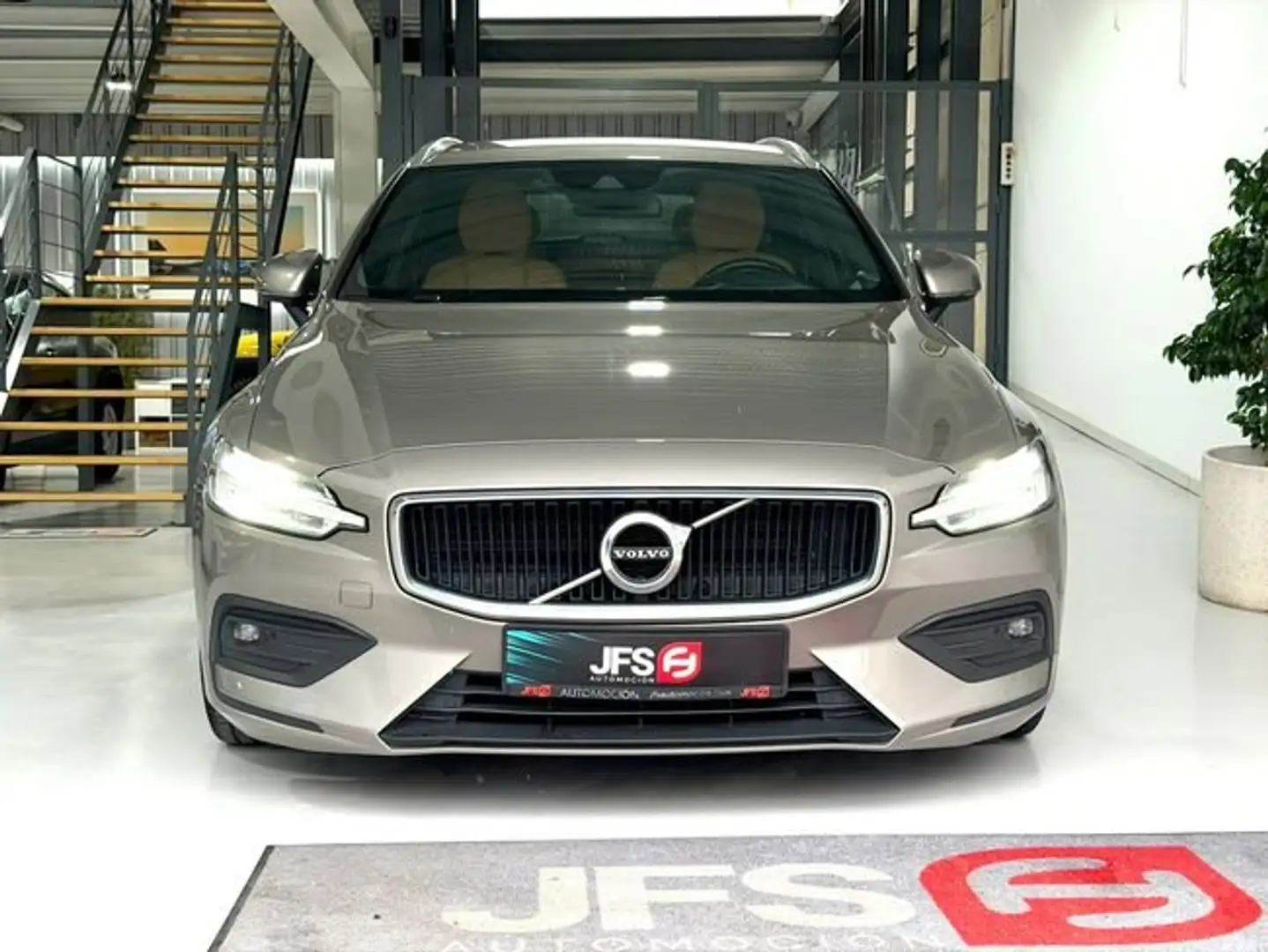 Volvo V60 2.0D 190 CV Automático Amarillo - 2
