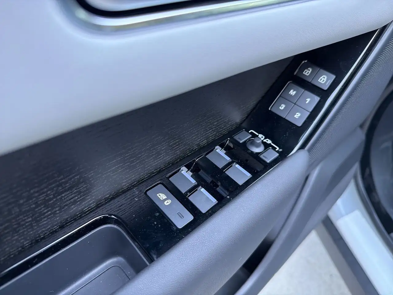Land Rover Range Rover Velar снимка Land Rover Range Rover Velar