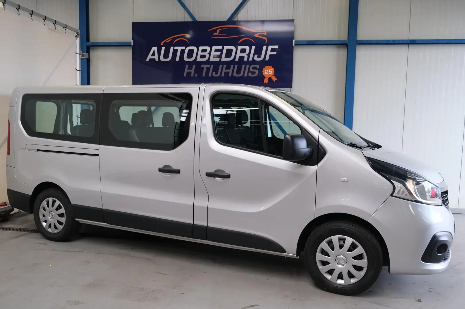 Renault Trafic Passenger 1.6 dCi Grand Expression Energy - 9 Pers Grijs - 2