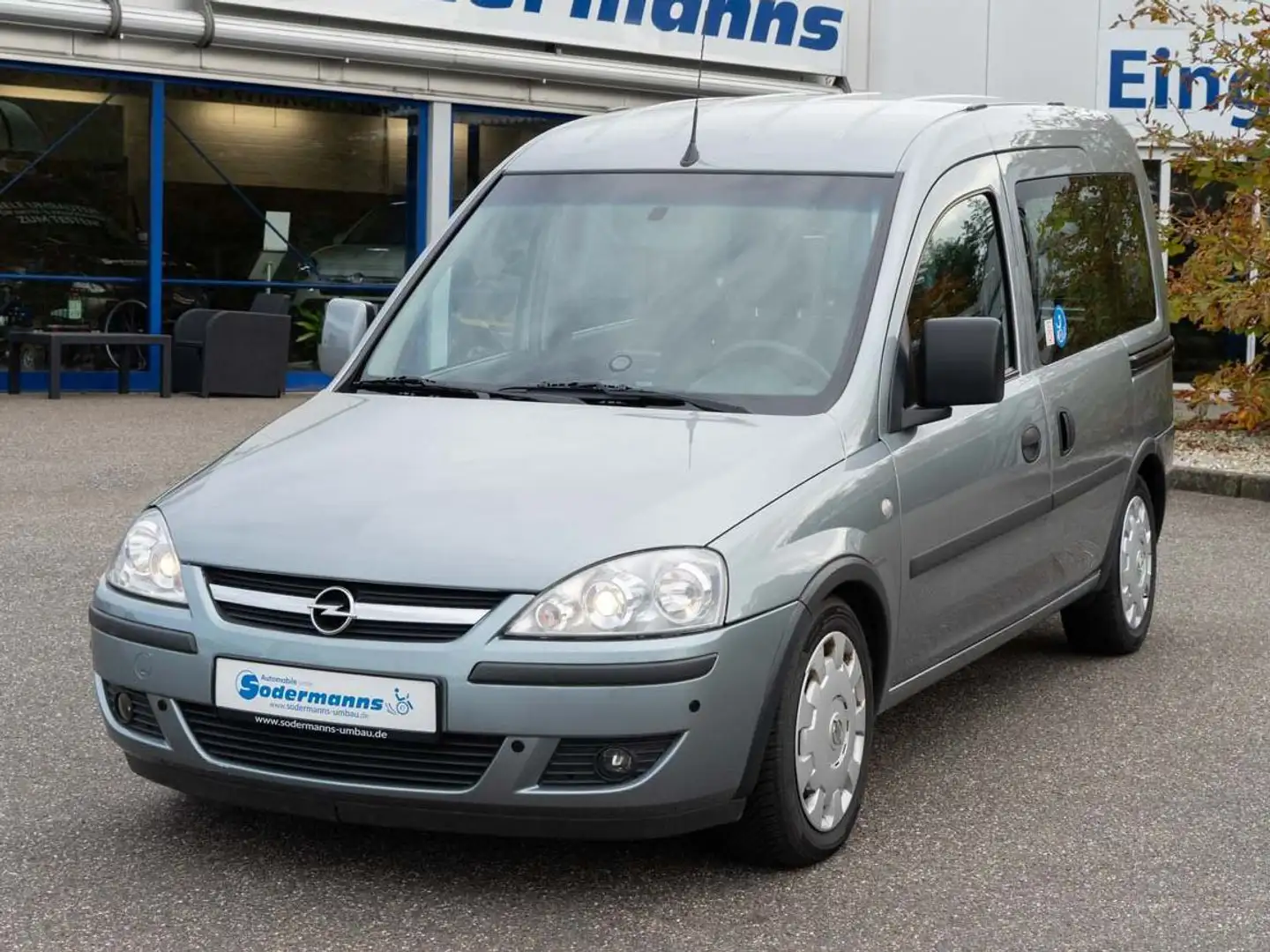 Opel Combo Behindertengerechter Selbstfahrerumbau Gri - 2