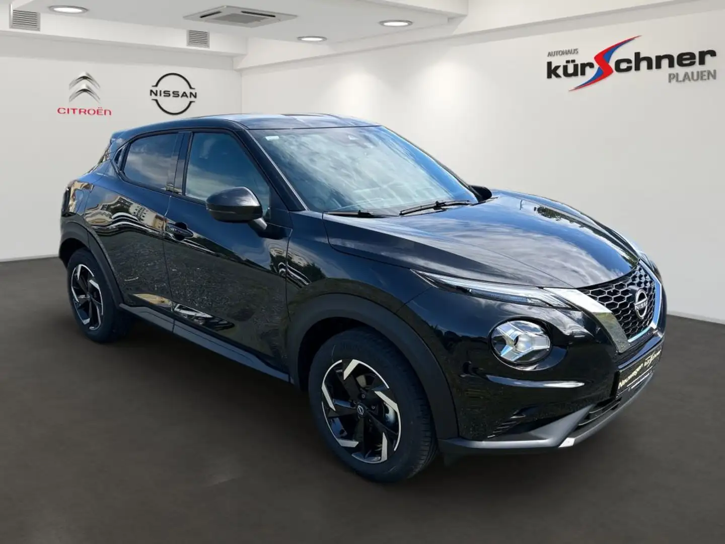 Nissan Juke 1.0 DIG-T N-Connecta Schwarz - 2
