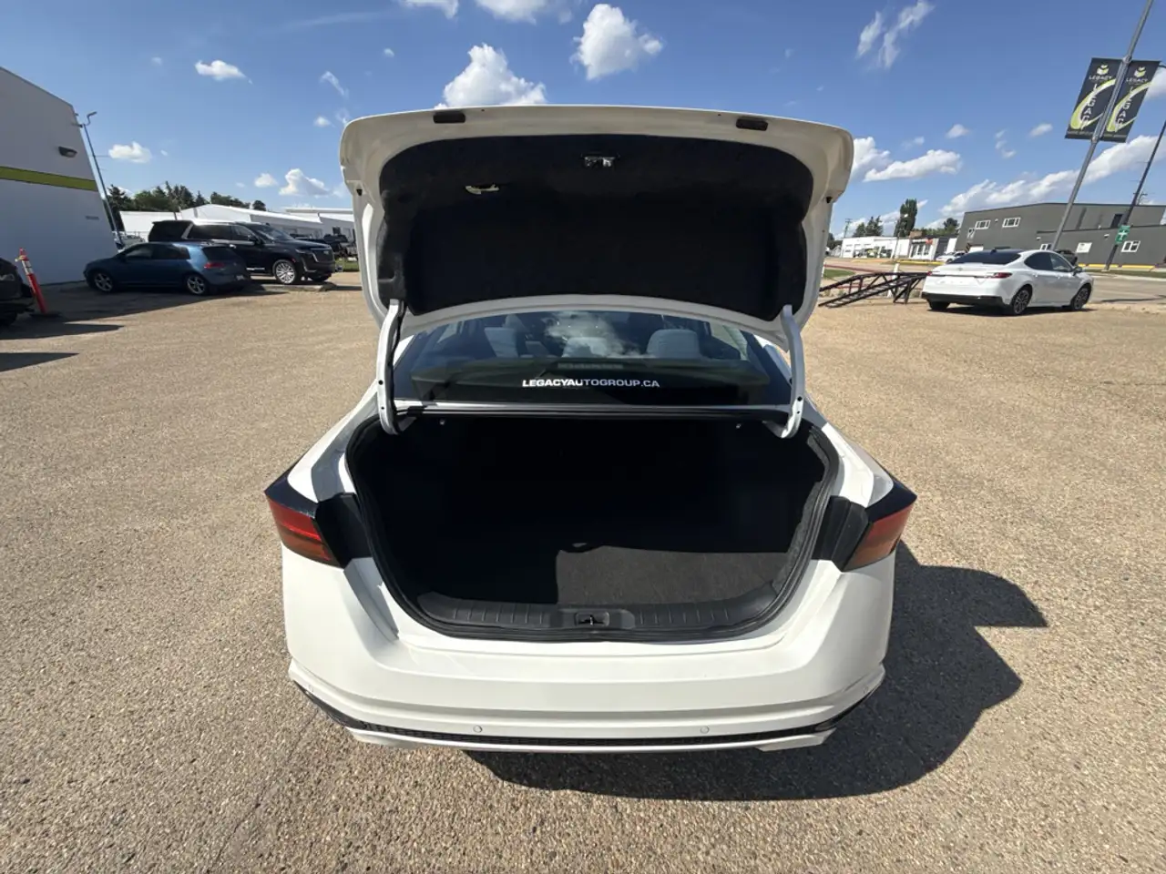 Nissan Altima снимка Nissan Altima