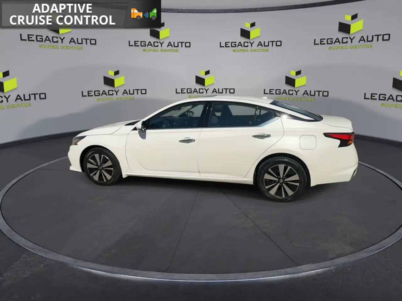 Nissan Altima снимка Nissan Altima
