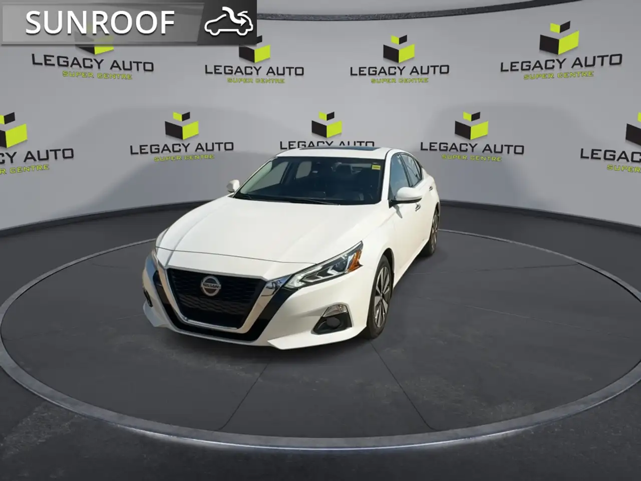 Nissan Altima снимка Nissan Altima