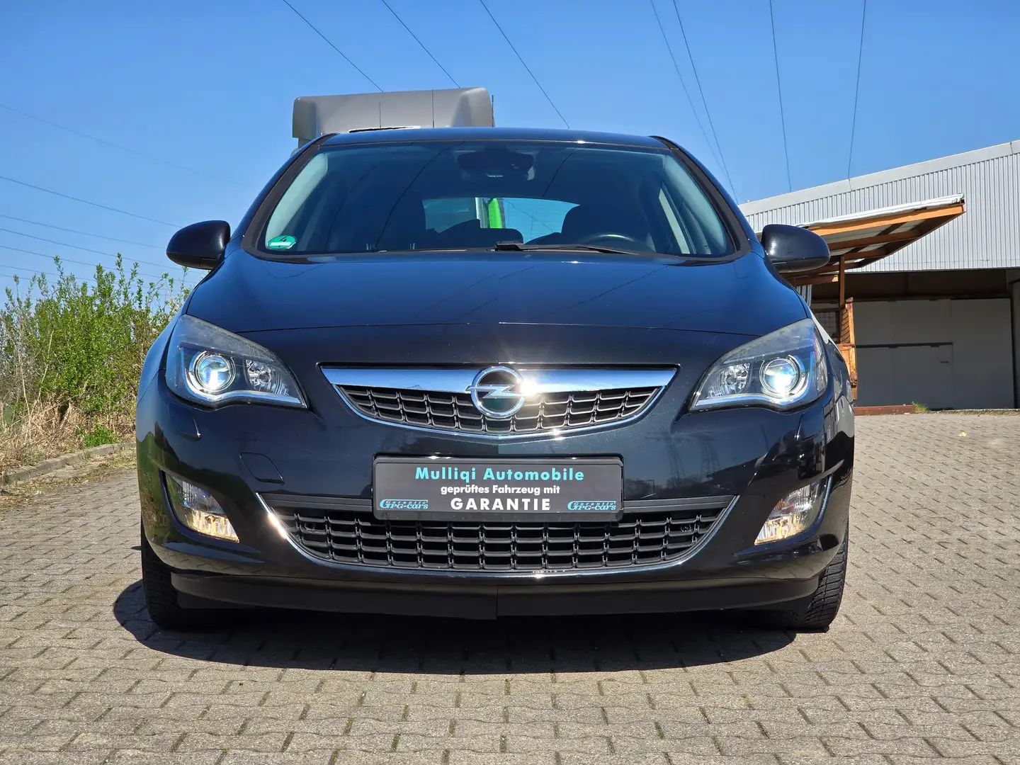 Opel Astra Innovation Schwarz - 2