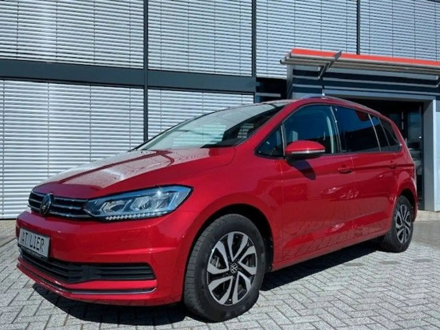 Volkswagen Touran 1,5 TSI DSG Active LED ACC VIRTUAL 7-SITZ Rot - 1