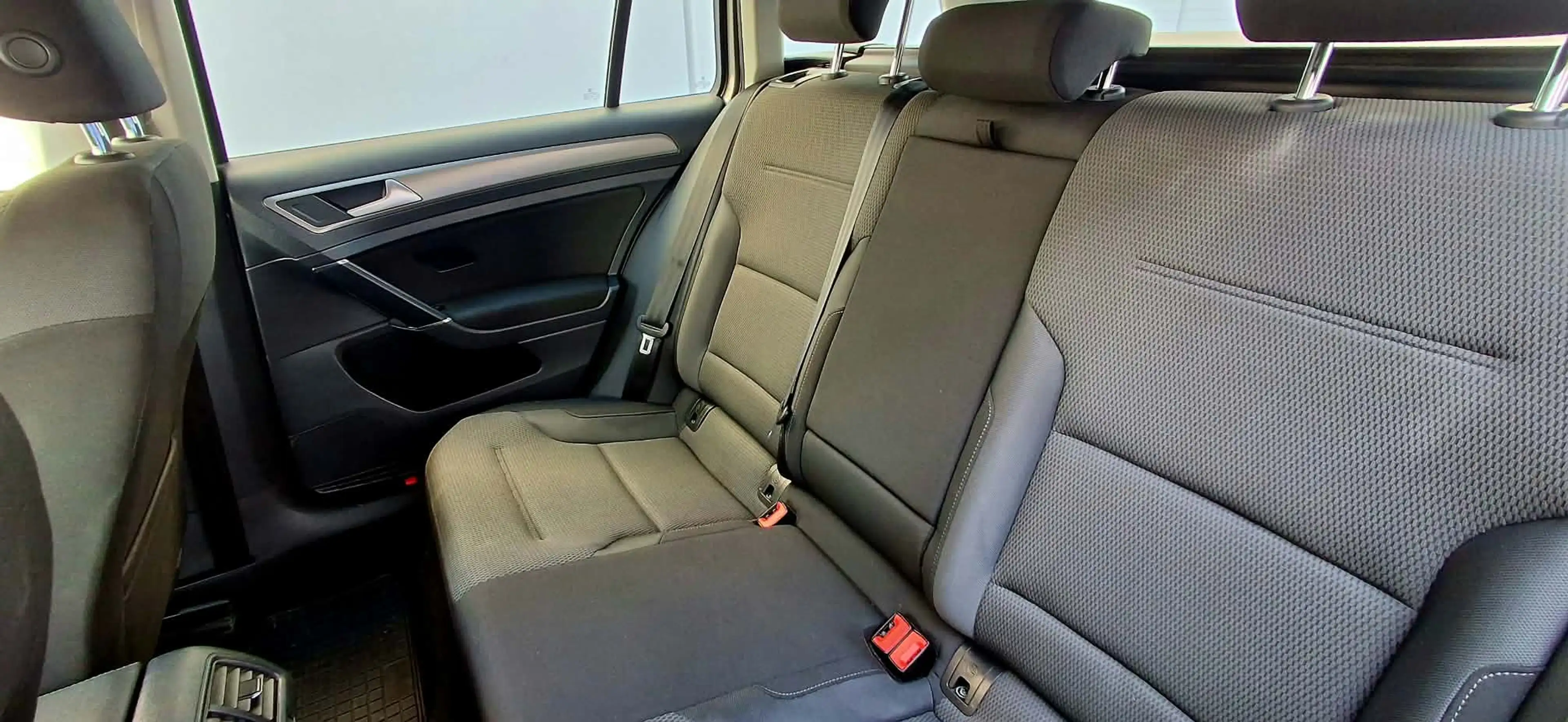 Volkswagen Golf Variant Variant Rabbit BMT 1,6 TDI 4Motion Pickerl 9/2027+4 — photo 11