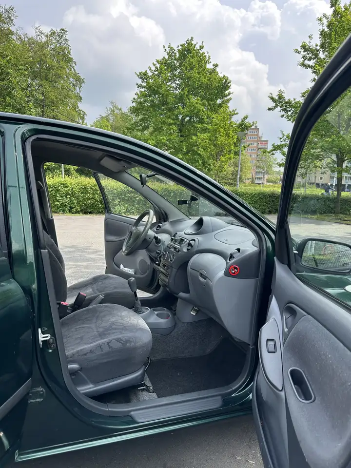 Toyota Yaris 1.3-16V VVT-i Sol, foto 7