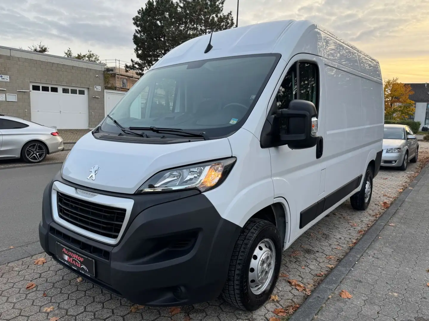 Peugeot Boxer Kasten Hochraum 335 L2H2 Premium BlueHDi Weiß - 1