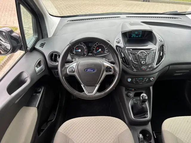 Ford Tourneo Courier view 10