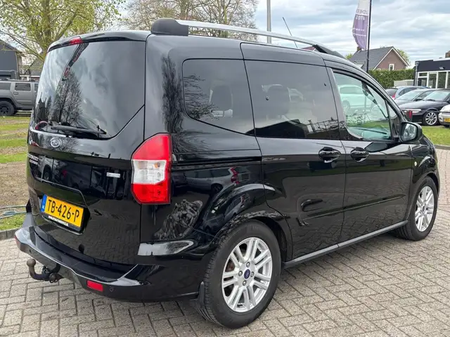 Ford Tourneo Courier view 6