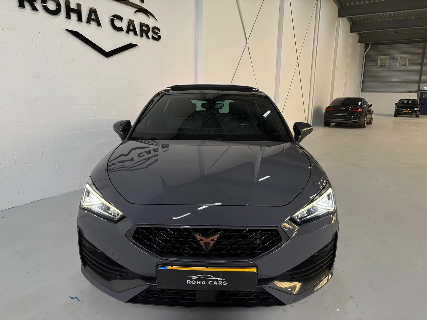CUPRA Leon 1.4 e-Hybrid VZ Adrenaline Grijs - 2