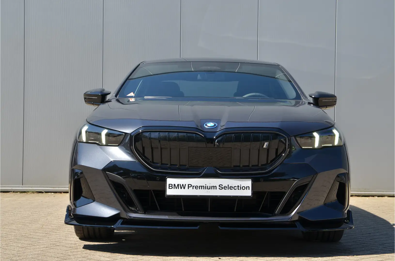 BMW i5 eDrive40 High Executive M Sport / Trekhaak / Stoel Grijs - 2