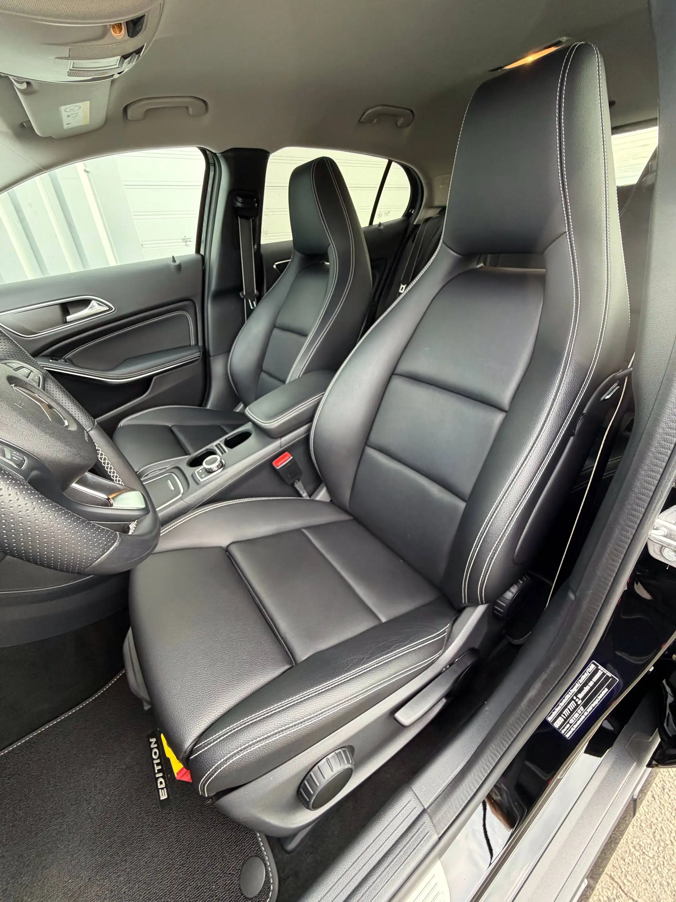Mercedes-Benz GLA 180 AMG Line Night Pack - 1st Owner - only 58.000 Km!! — photo 14