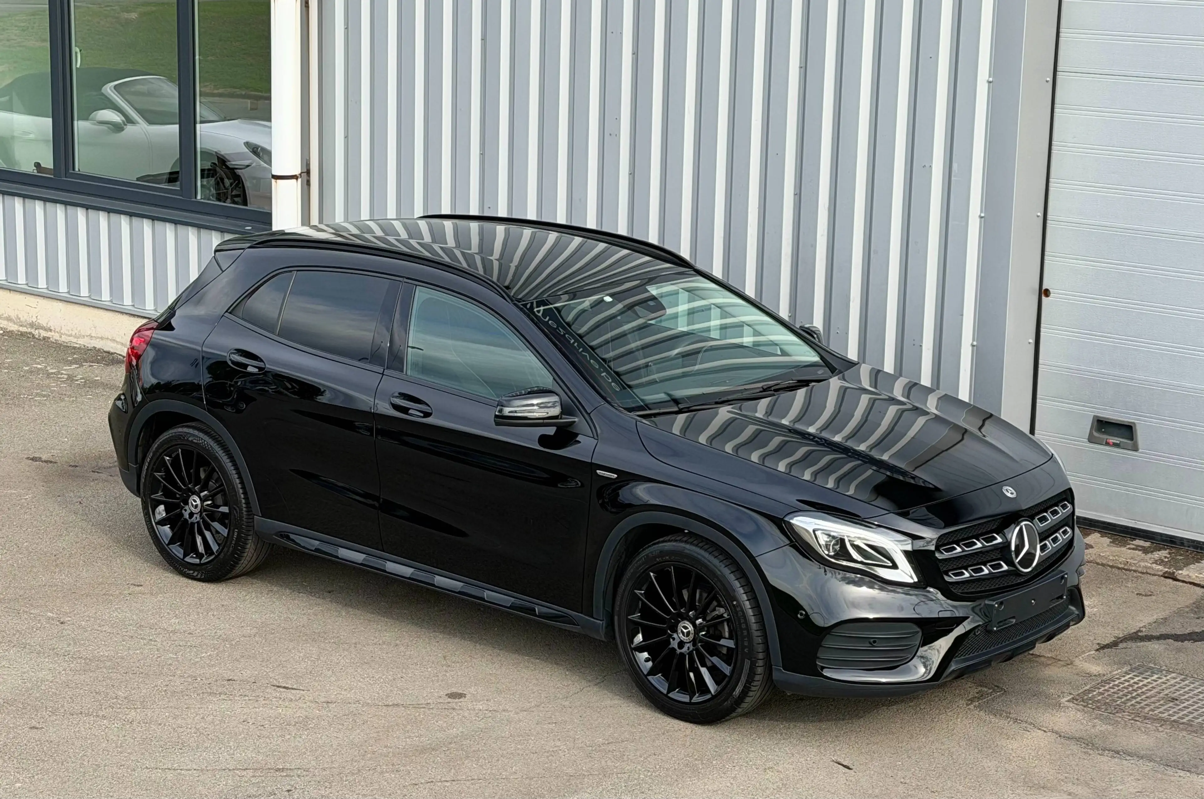 Mercedes-Benz GLA 180 AMG Line Night Pack - 1st Owner - only 58.000 Km!! — photo 4