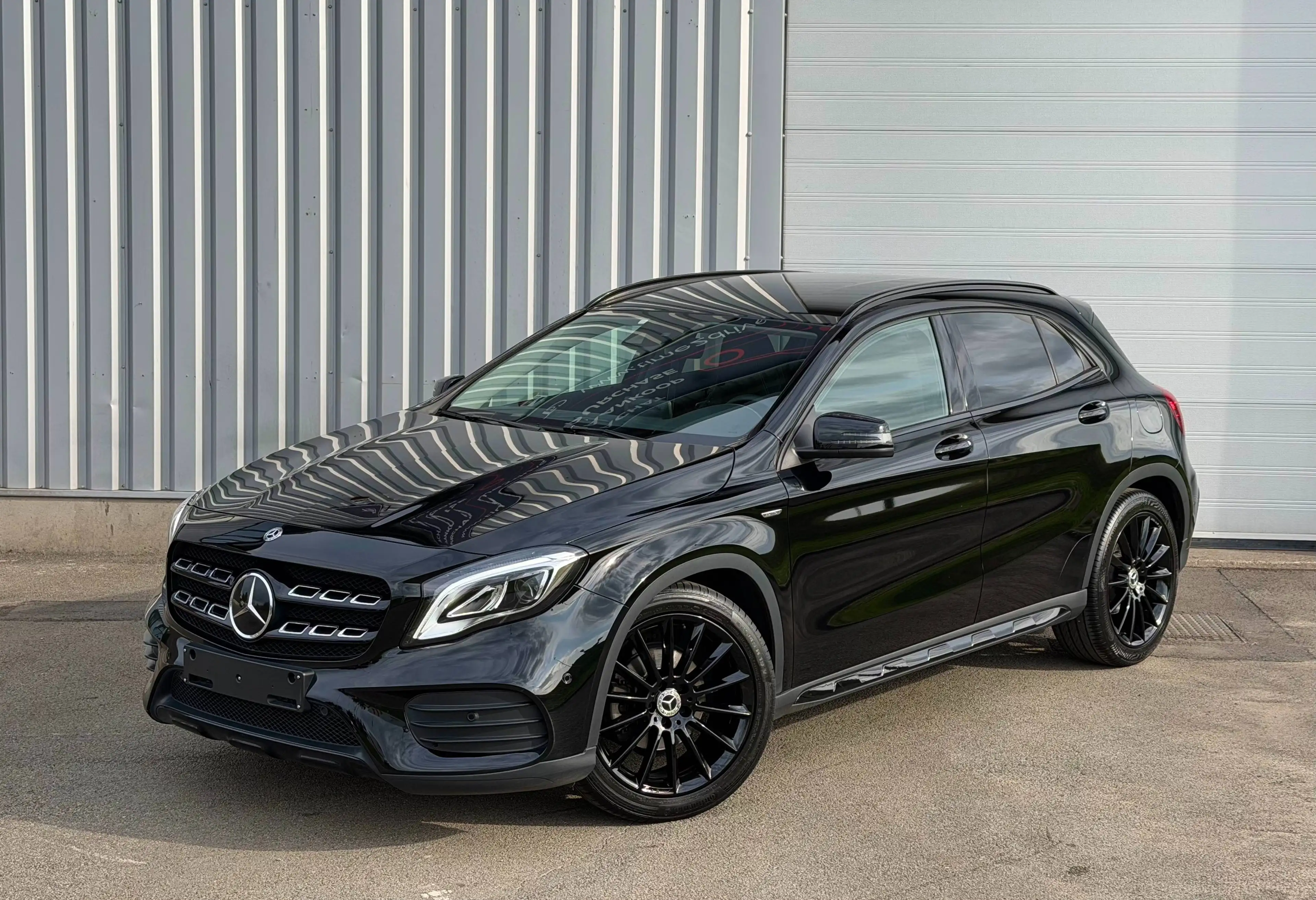 Mercedes-Benz GLA 180 AMG Line Night Pack - 1st Owner - only 58.000 Km!!