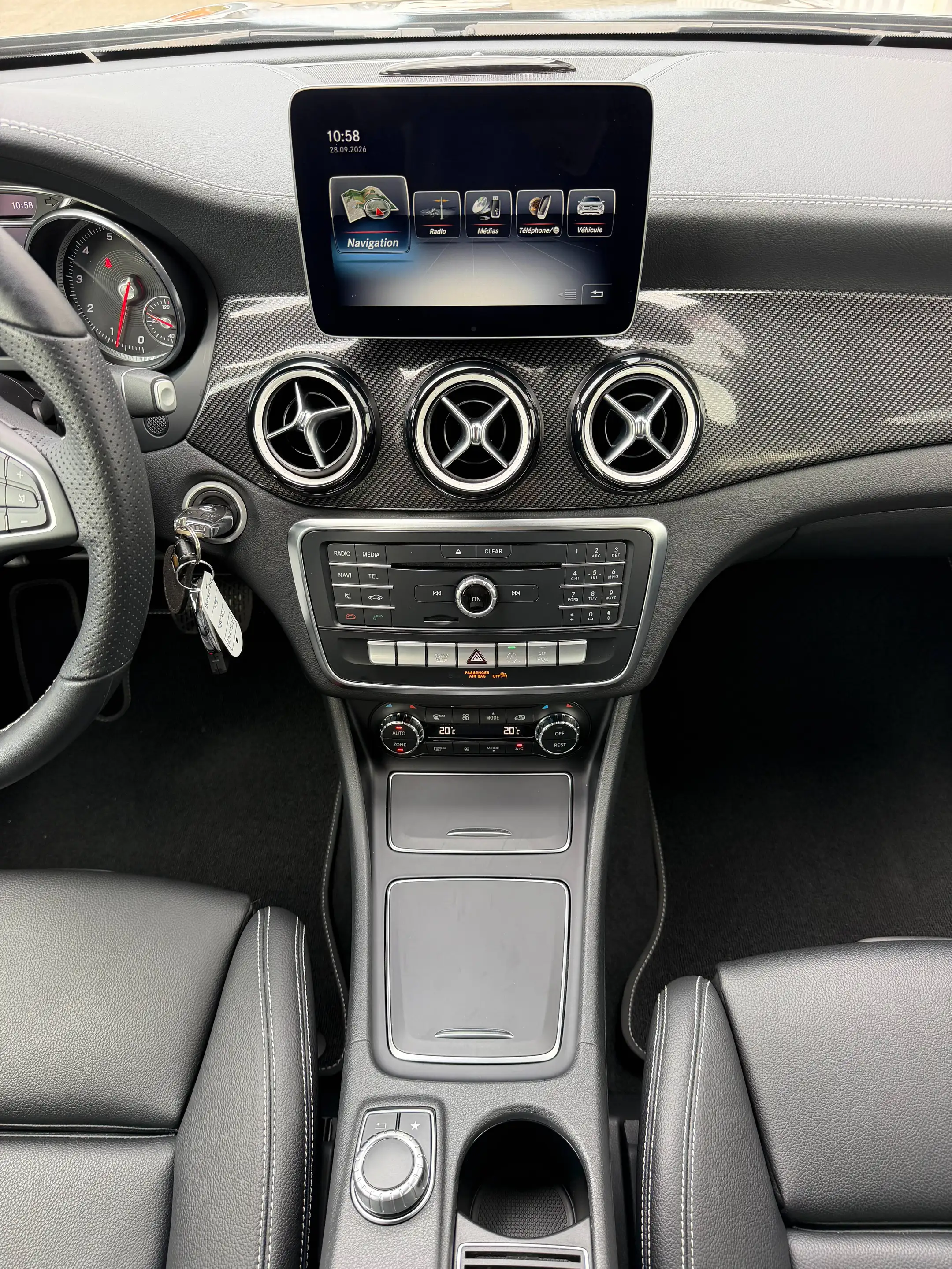 Mercedes-Benz GLA 180 AMG Line Night Pack - 1st Owner - only 58.000 Km!! — photo 15